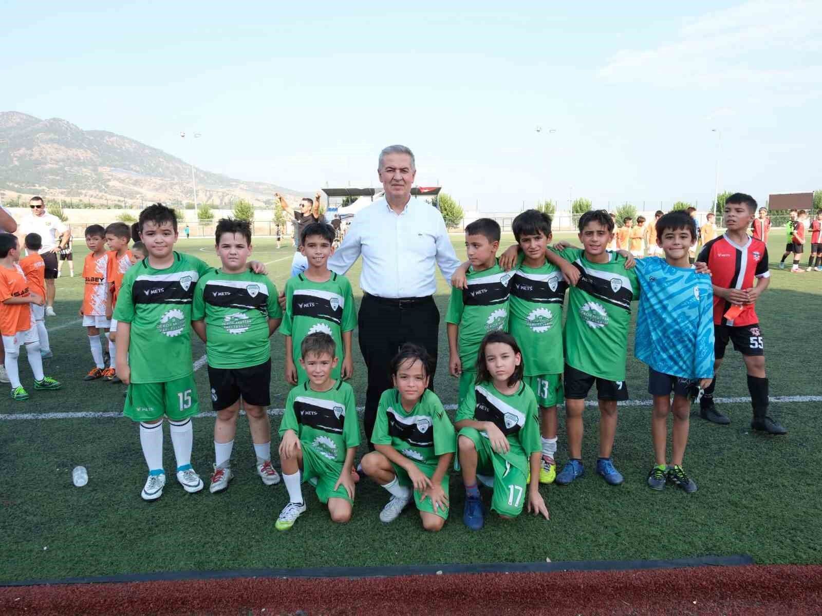Buharkent Te Kentin Cocuklari Futbol Turnuvasi Tamamlandi 1785740101958 329417