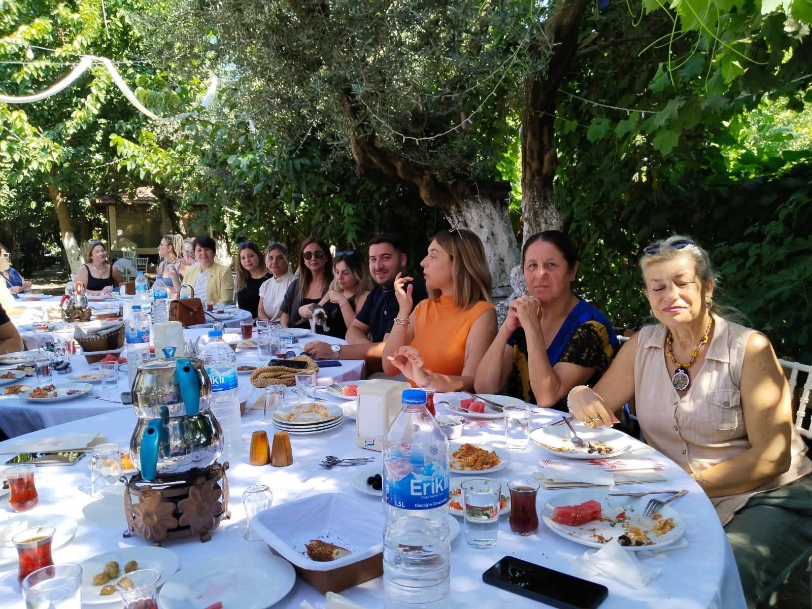 Chp Kusadasi Yonetimi Tanisma Kahvaltisinda Bulustu 687931 Bf147D