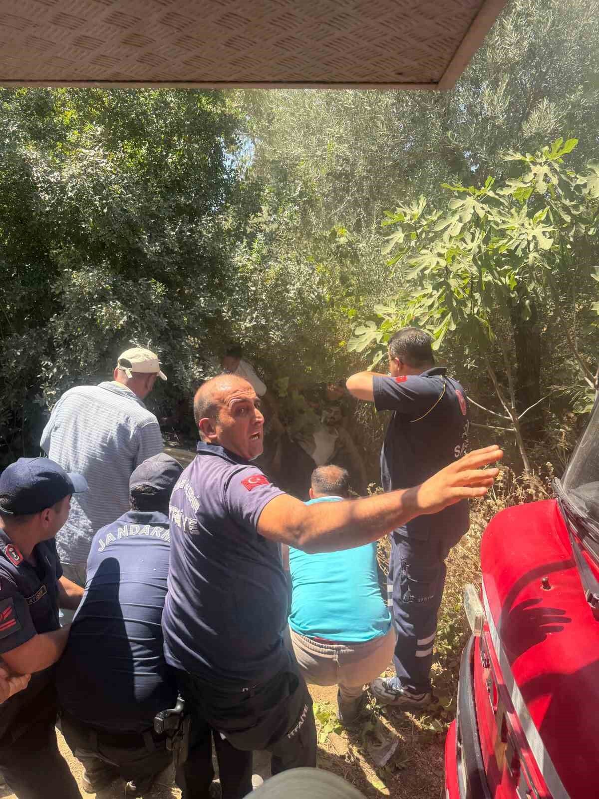 Devrilen Traktorun Altindaki Surucuyu Itfaiye Ekipleri Kurtardi 1787654705136 89839