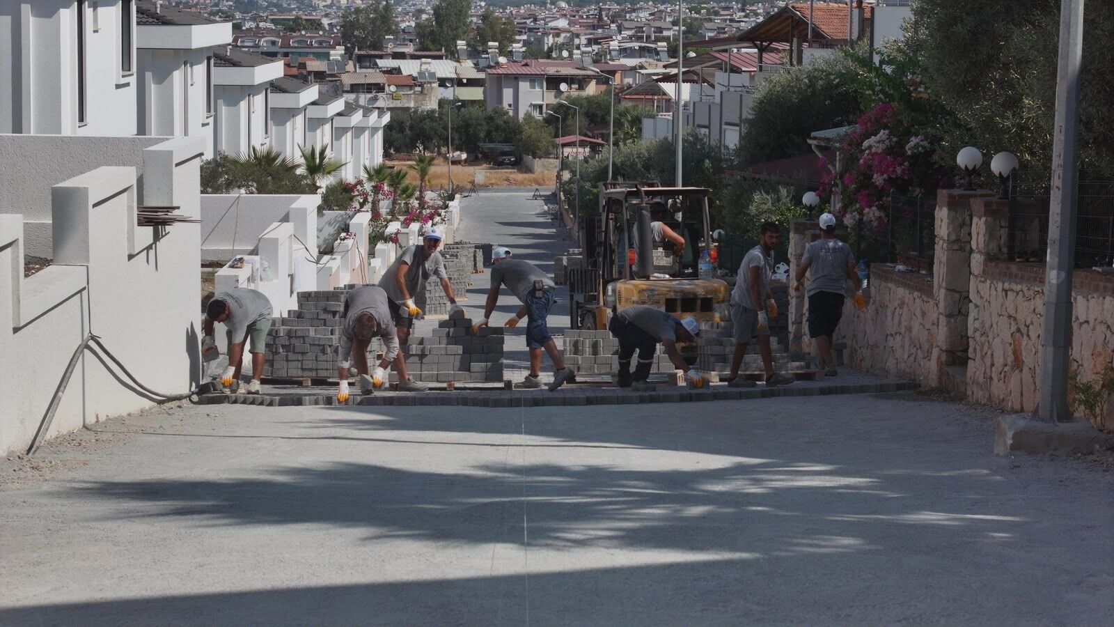 Didim Belediyesi Akbukte Parke Tasi Doseme Calismalarini Sur 685691 Ae0A0F