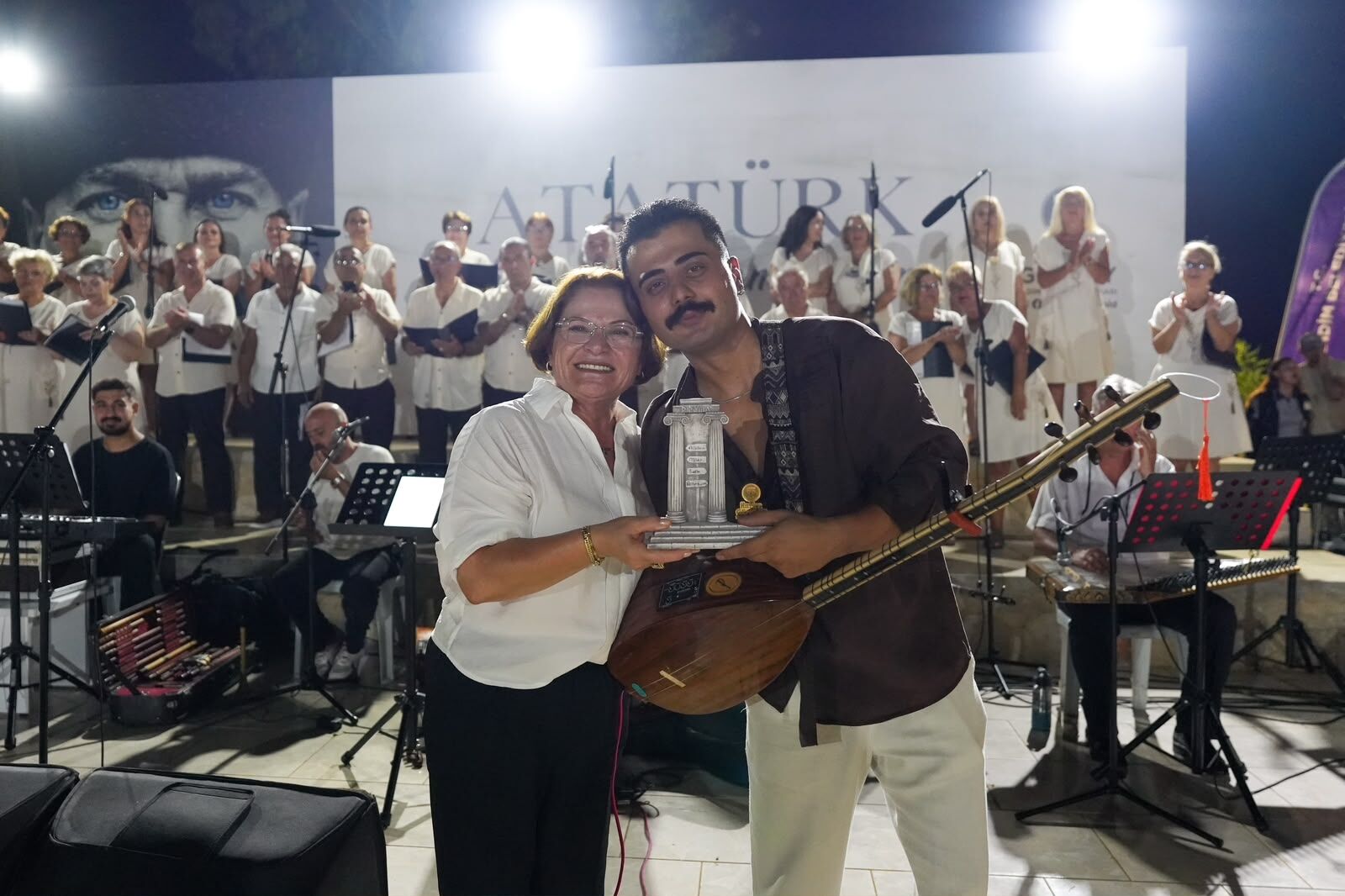 Didim Belediyesi Halk Muzigi Korosu Konserine Yogun Ilgi 685565 9Fd330