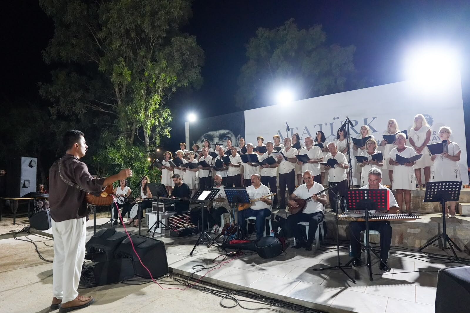 Didim Belediyesi Halk Muzigi Korosu Konserine Yogun Ilgi 685565 Bb7917