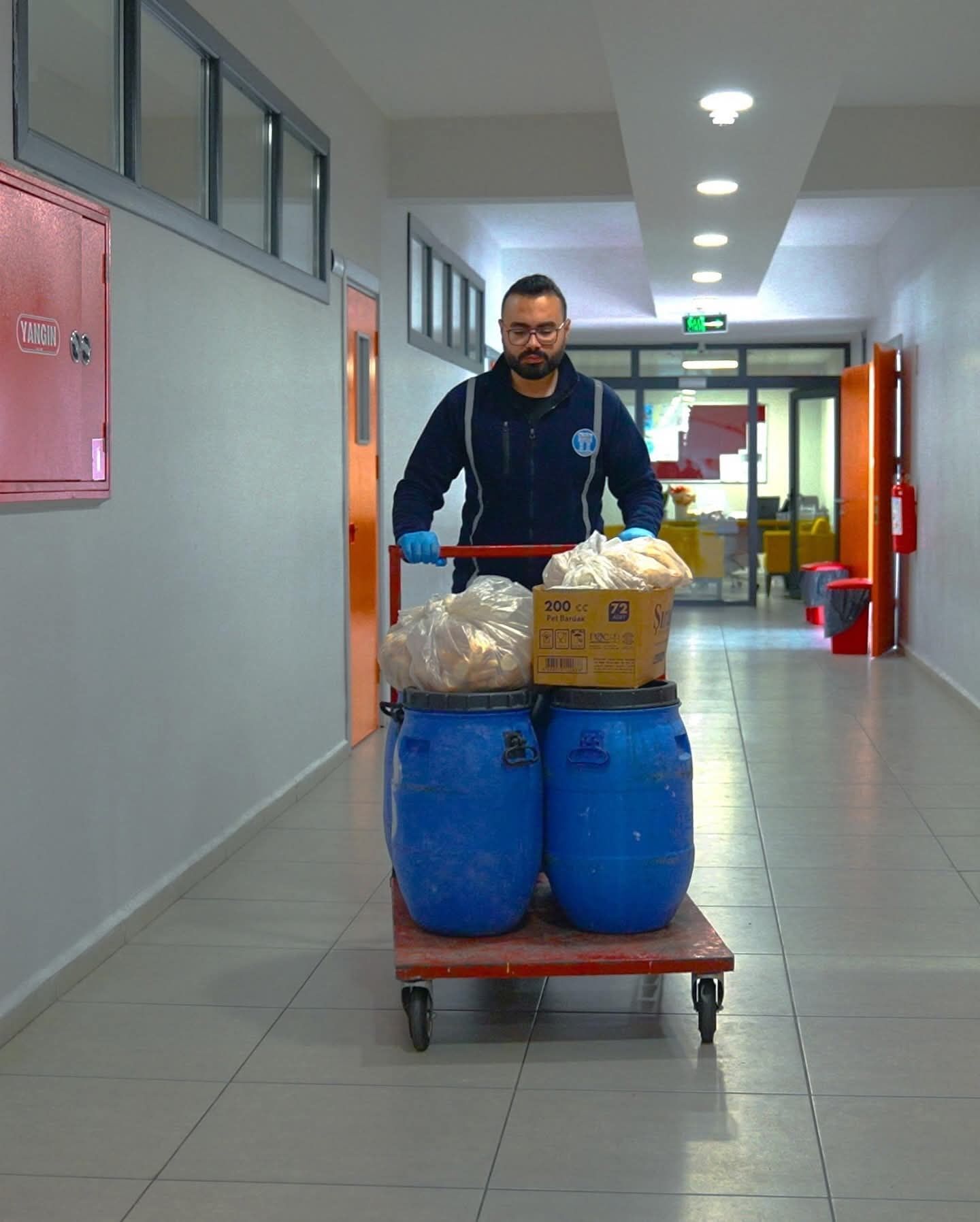 Didim Belediyesi Sokak Hayvanlari Mama Uretim Tesisine Bakan 687194 01D4D3
