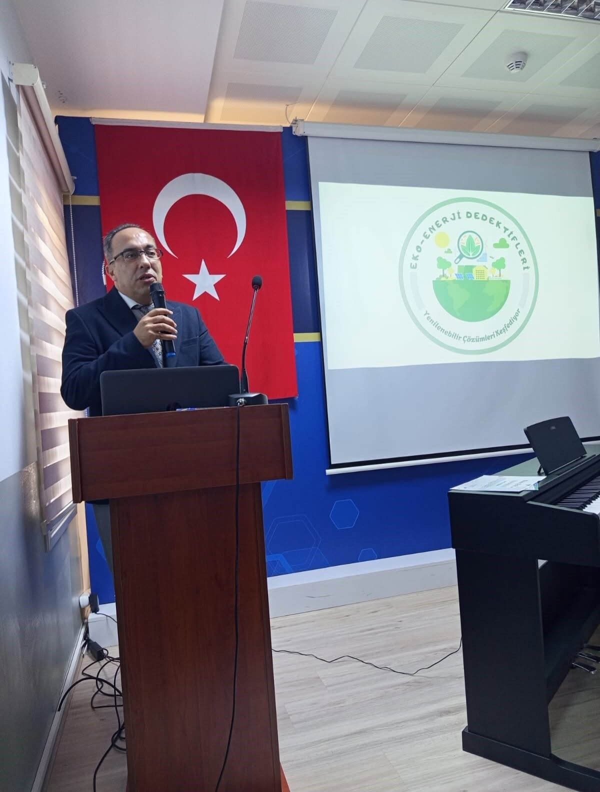 Efeler De Ogrenciler Yenilenebilir Enerjinin Izini Surecek 1787564404118 863157