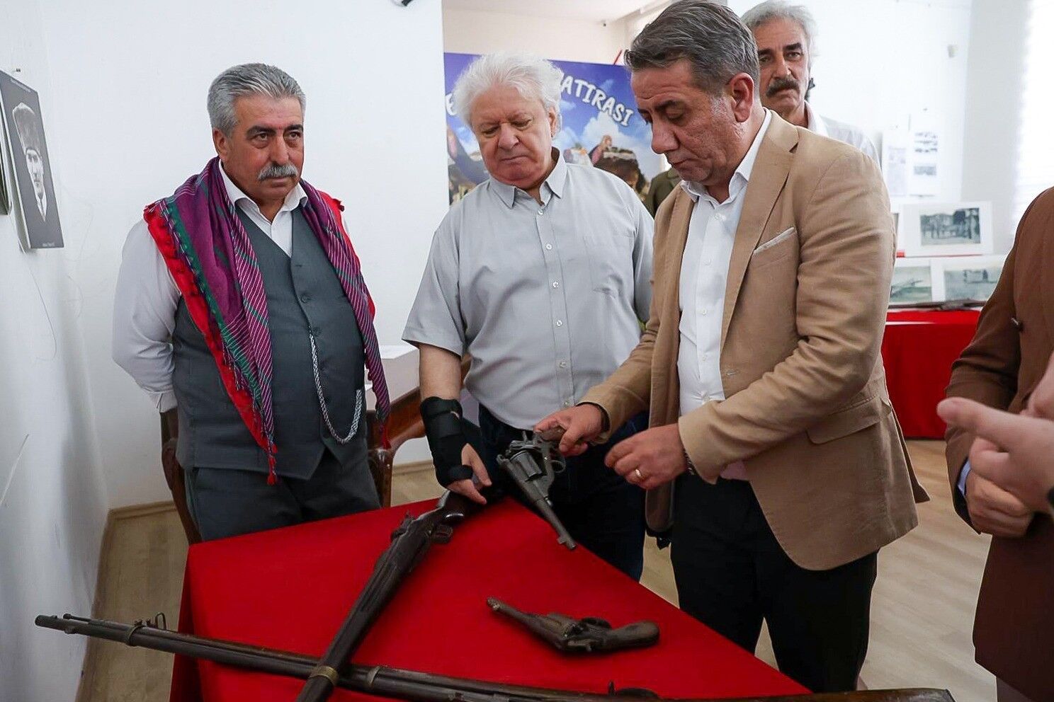 Efeler De Zaferden Kurtulusa Sergisi Tarihe Isik Tutuyor 1787998202934 389744