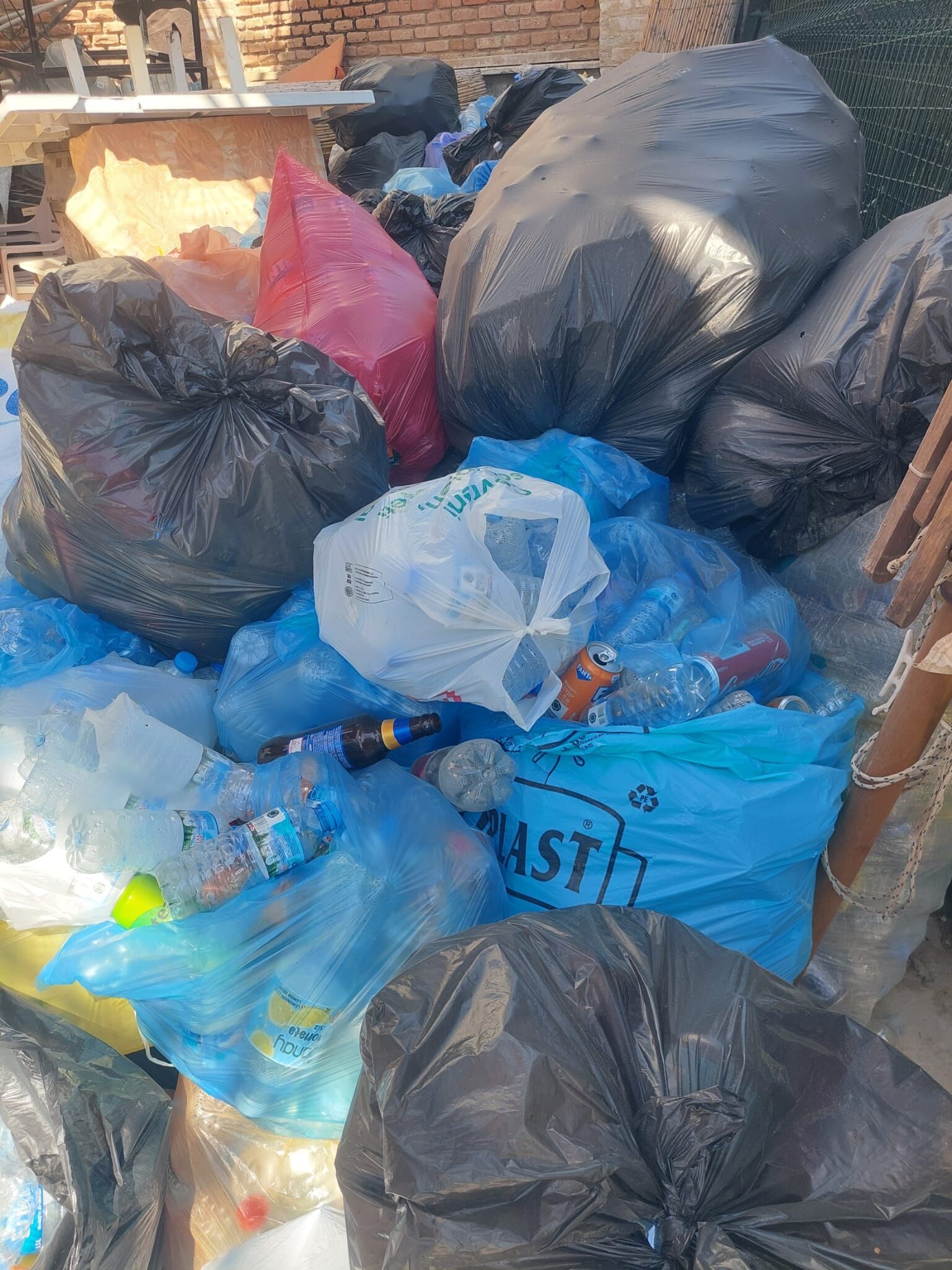 Ege Bolge Baskani Catikkastan 30 Bin Sise Ve Kutuluk Sosyal 688645 D15051