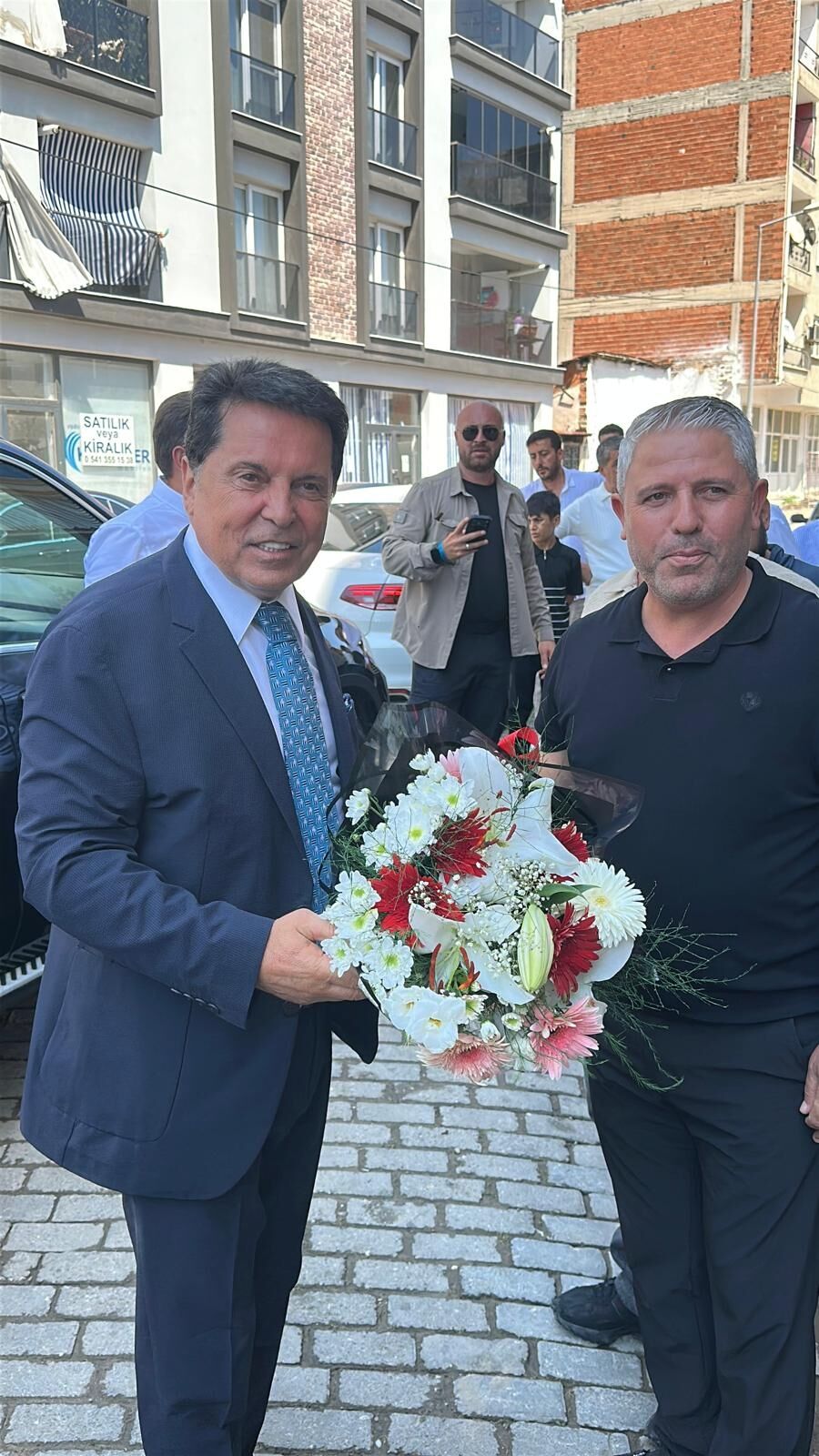 Esenyurt Eski Belediye Baskani Incirliovada Ozer Cahillik Ha 683369 2804E7