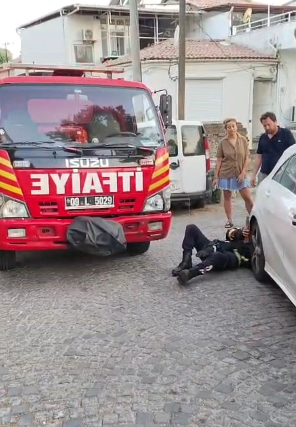 Itfaiye Ekipleri Kurtardi Mahalleli Yuva Oldu 685097 F8Cd14