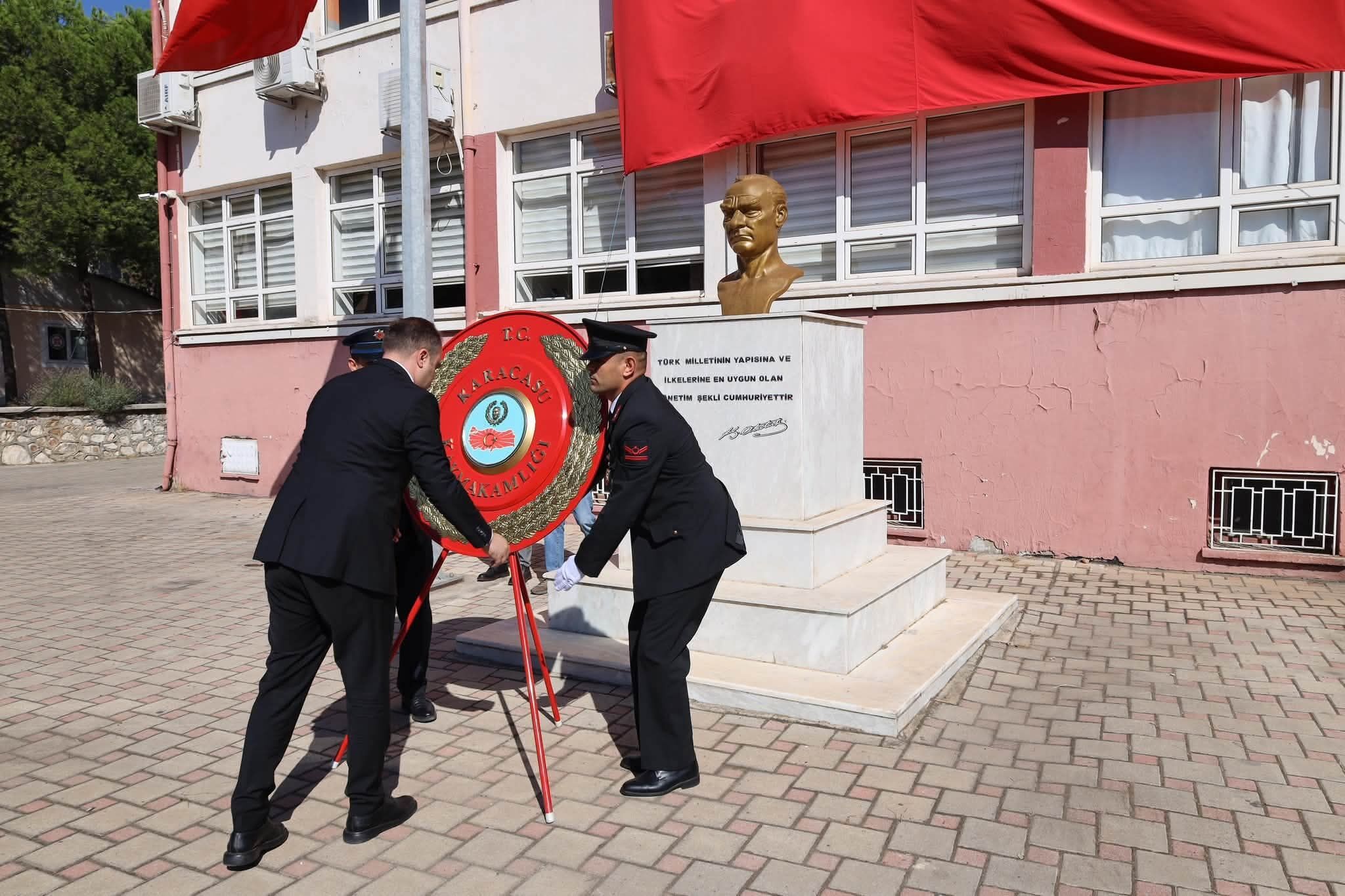 Karacasuda 30 Agustos Zafer Bayrami Coskusu Ataturk Anitina 688987 7Ef2Ef
