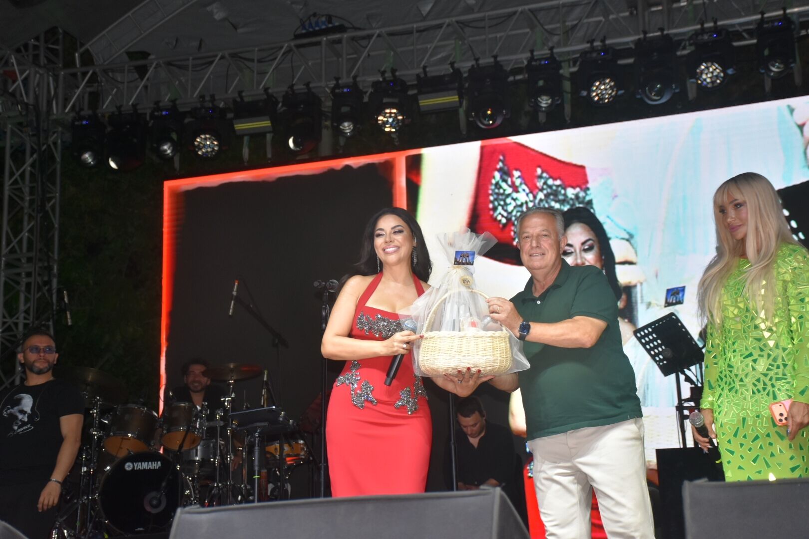 Karacasuda Zara Ile Muhtesem Kapanis Festival Coskuyla Sona 689019 Cd3D9F