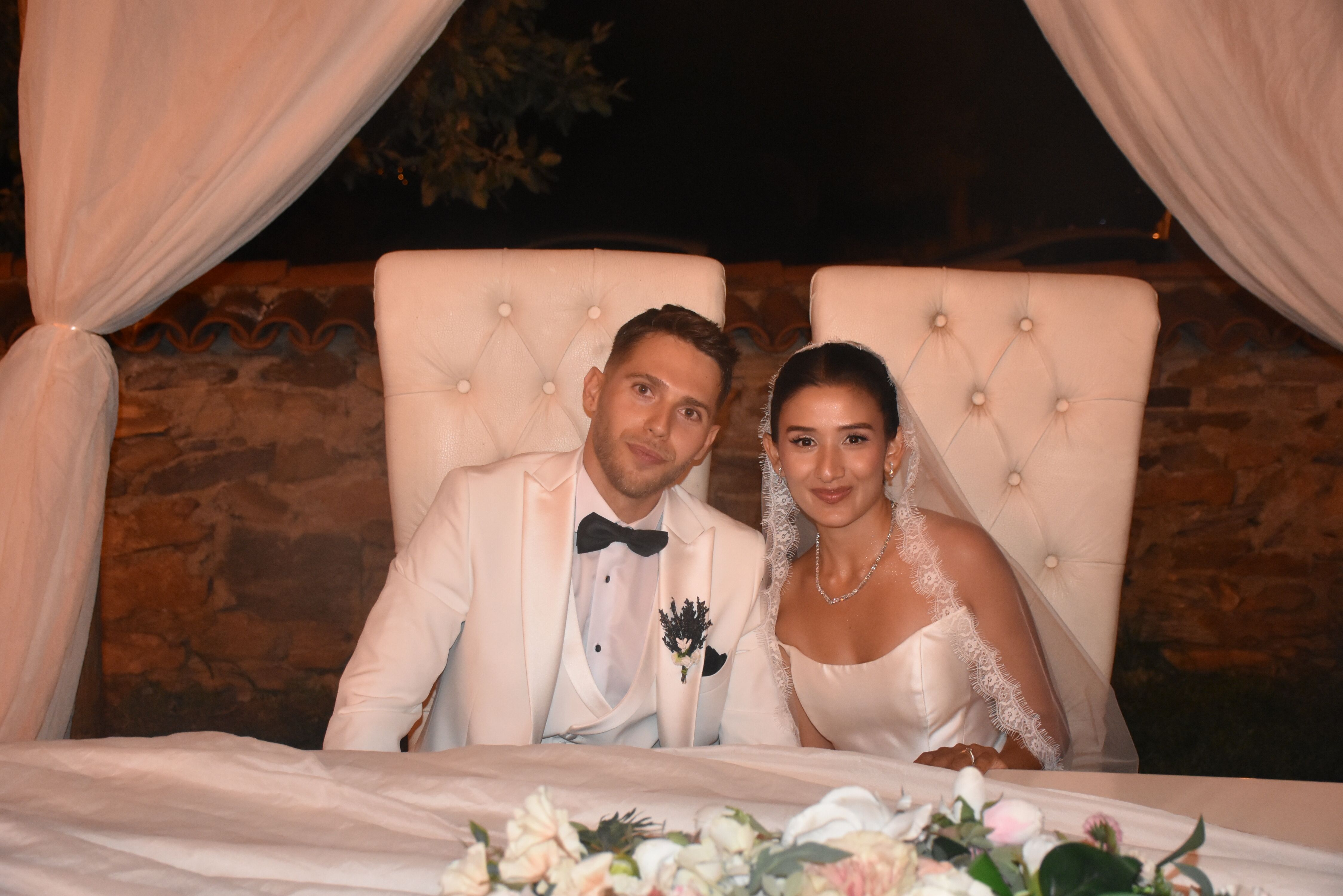 Karacasuya Fransiz Damat Ege Ile Julienin Aski Evlilikle Tac 687745 Fff087