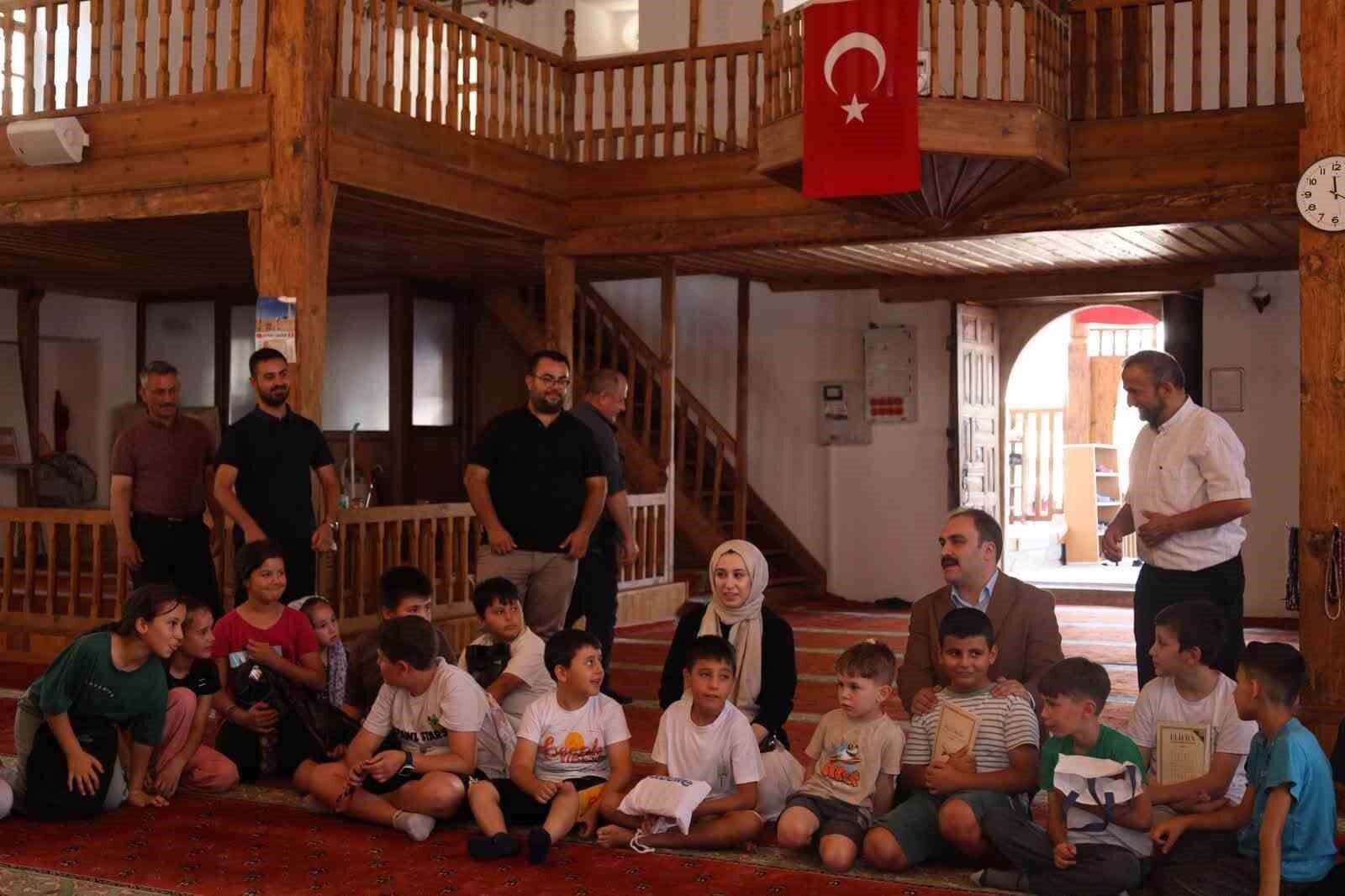 Kaymakam Battal Ogrencilerle Bir Araya Geldi 1785671106251 12452