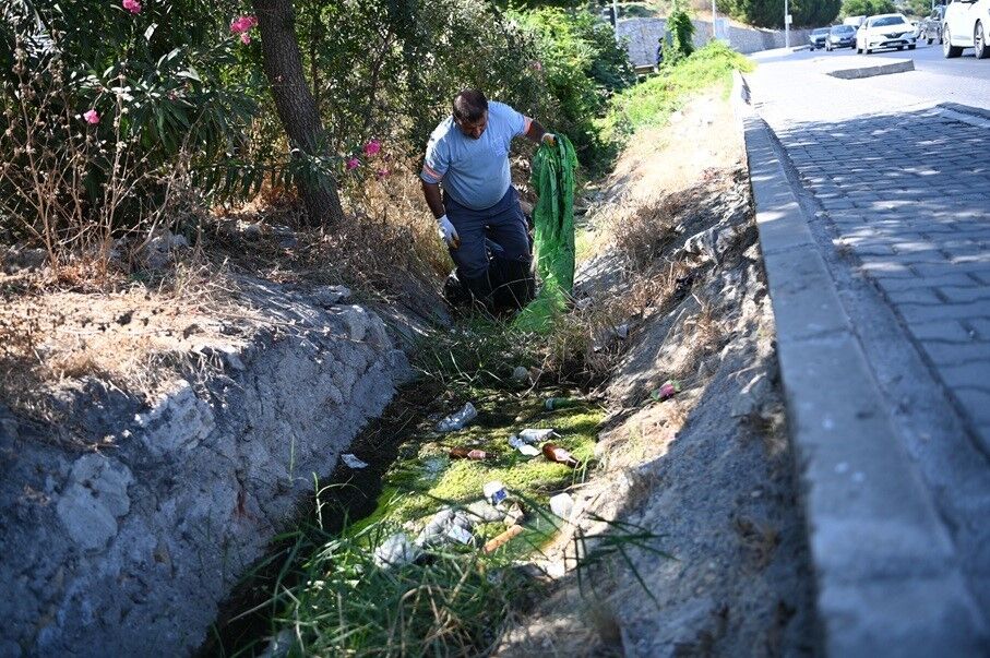 Kusadasi Belediyesi Nden Yaz Sezonunda Yogun Temizlik Mesaisi 1787208604690 934335