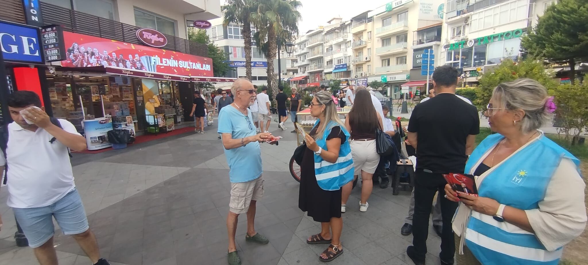 Kusadasi Iyi Parti Miting Oncesi Vatandasin Nabzini Tuttu 685521 8Ad93D