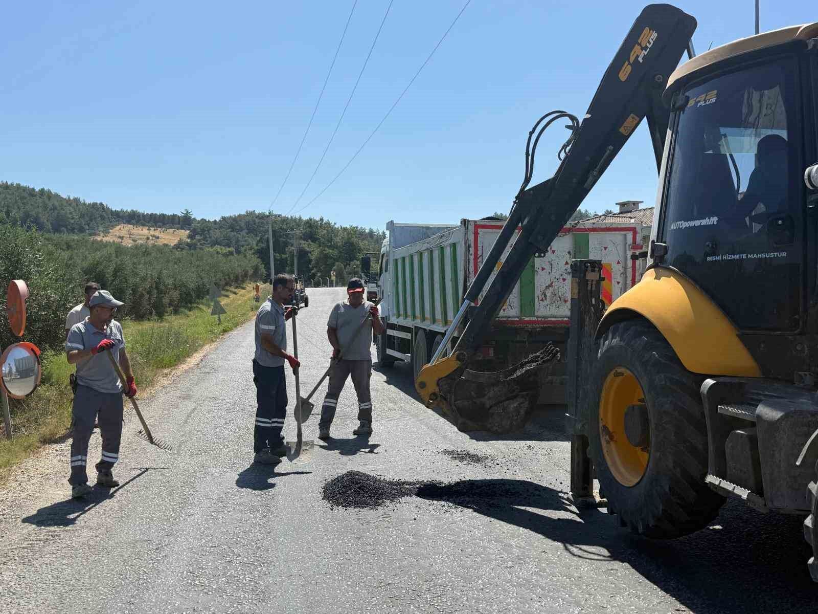 Kusadasi Nda Eskiyen Yollar Yenileniyor 1785563705955 903530
