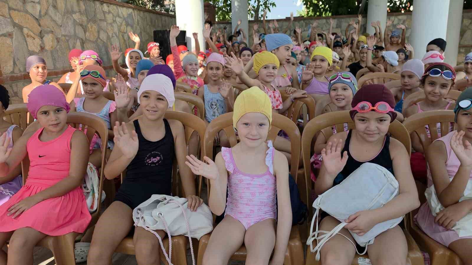 Kuyucak Ta Yuzme Kurslari Final Gosterileriyle Tamamlandi 1787835303676 259396
