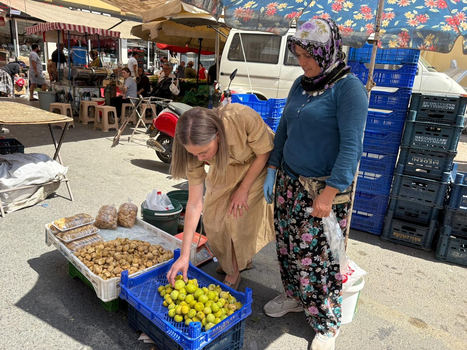Nazillide Devlet Ana Sevgisi Kaymakan Kan Persembe Pazarini 688331 Df56E9