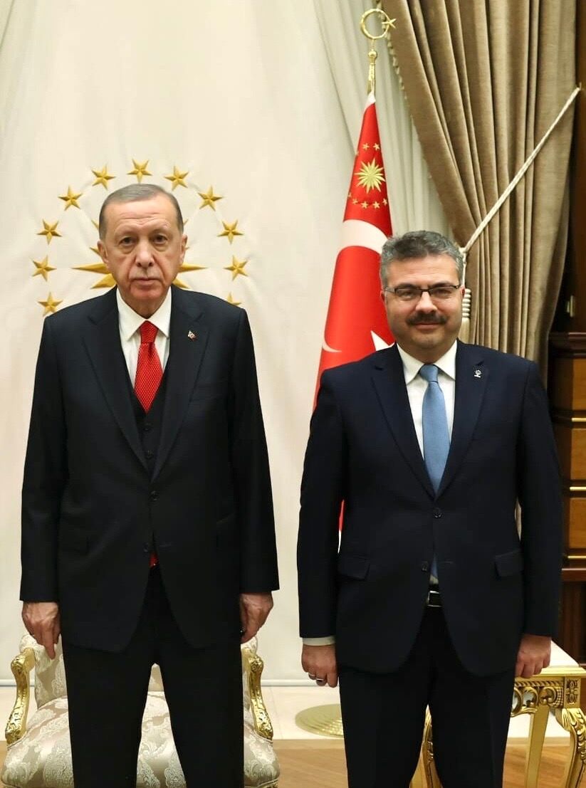 Ozmenden 25 Yil Mesaji Millet Varsa Turkiye Vardir 685559 54626C