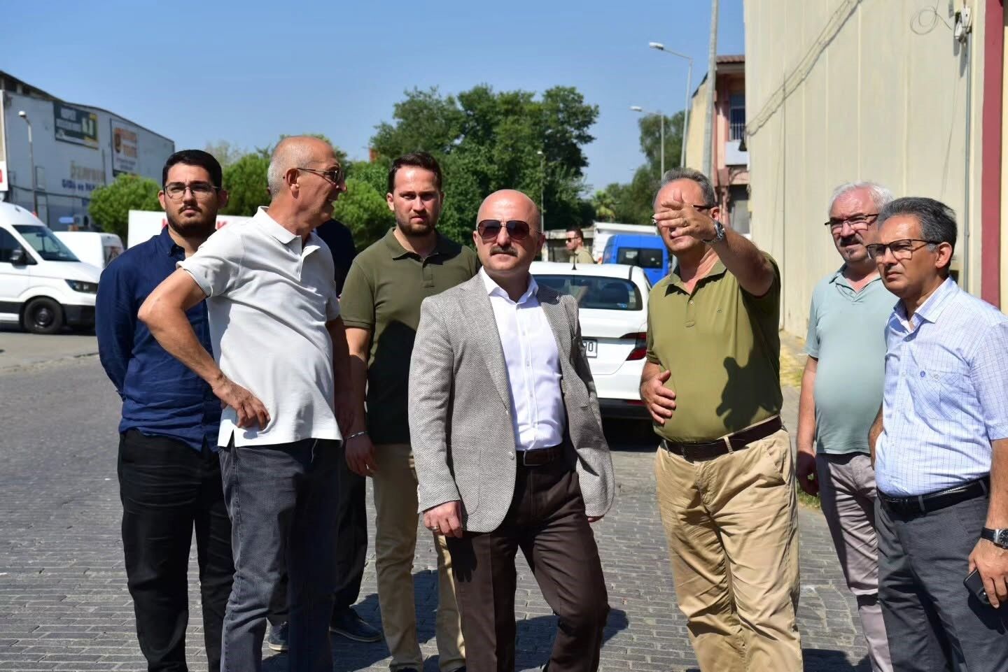 Vali Varol Toptan Gidacilar Carsisi Nda Esnaf Ve Vatandaslarla Bulustu 1786517404593 513064