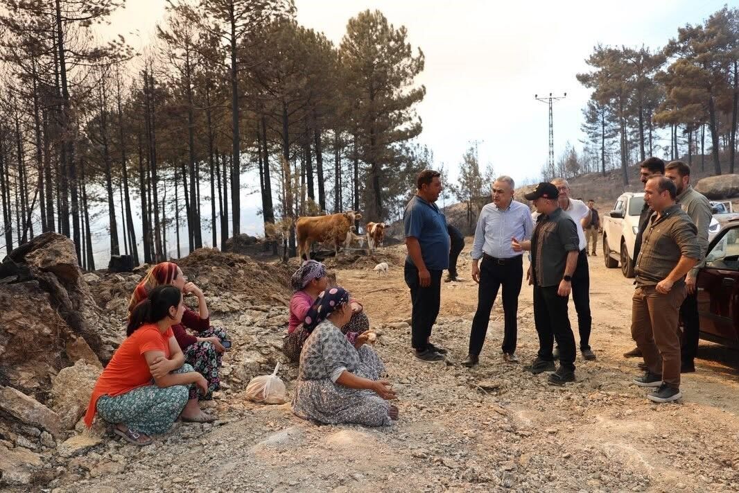 Vali Varol Yanginla Mucadeleyi Sahada Takip Etti 1785658203014 415177