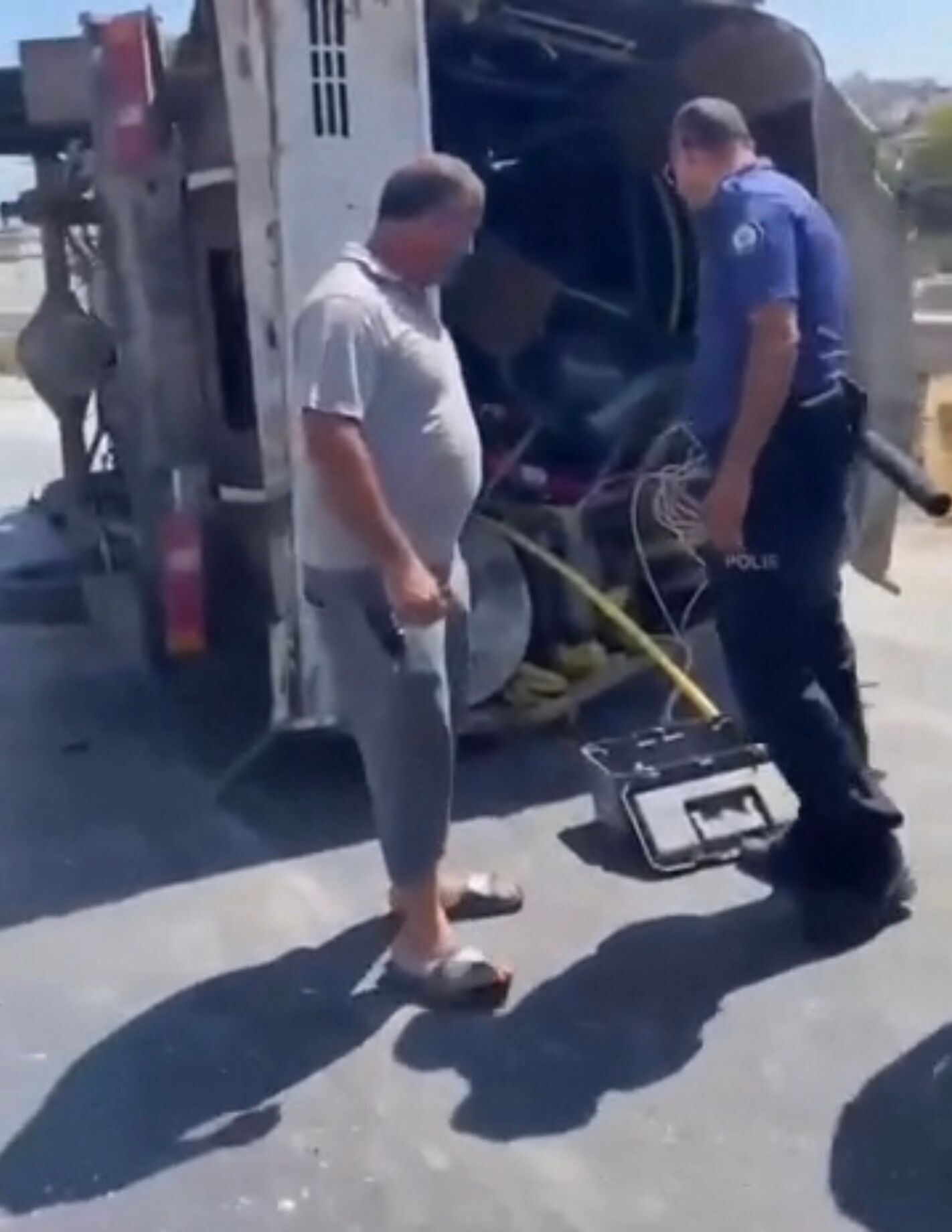 Yan Yatan Kamyonetten Mucize Kurtulus 689129 Eb41F8