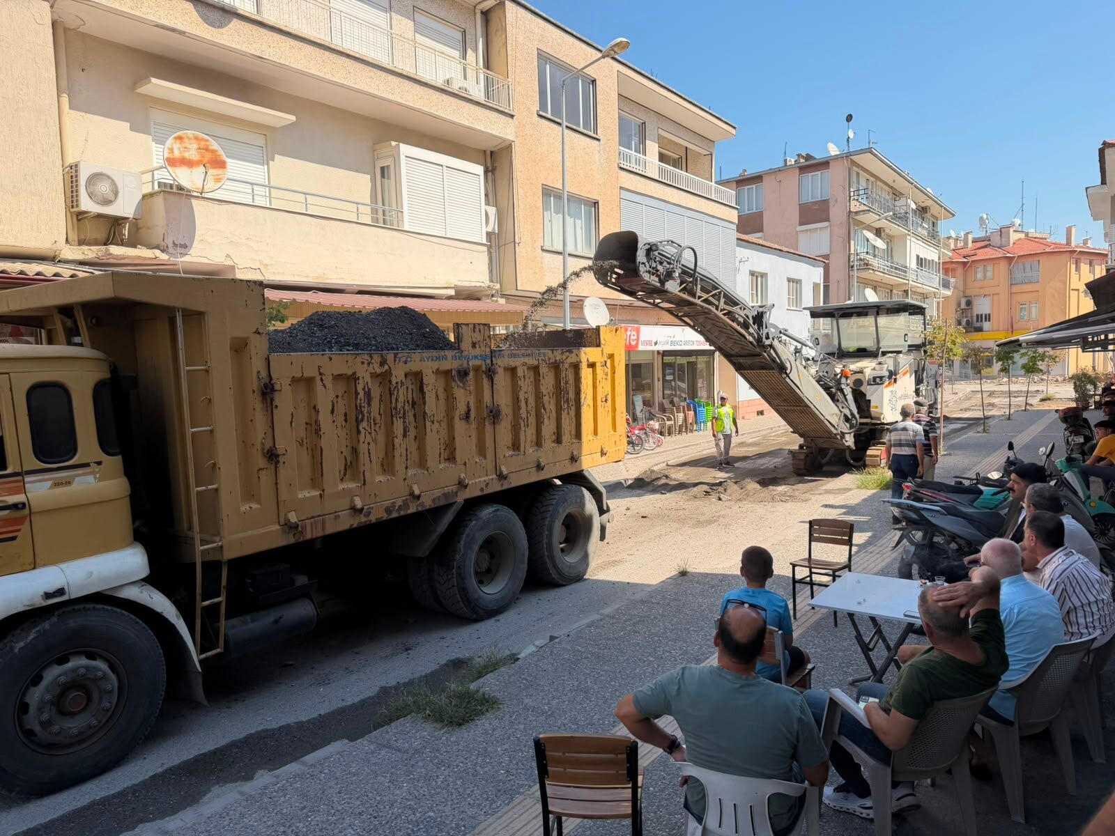 Yenipazar Esnafi Istedi Baskan Ercan Dugmeye Basti 688165 F05983