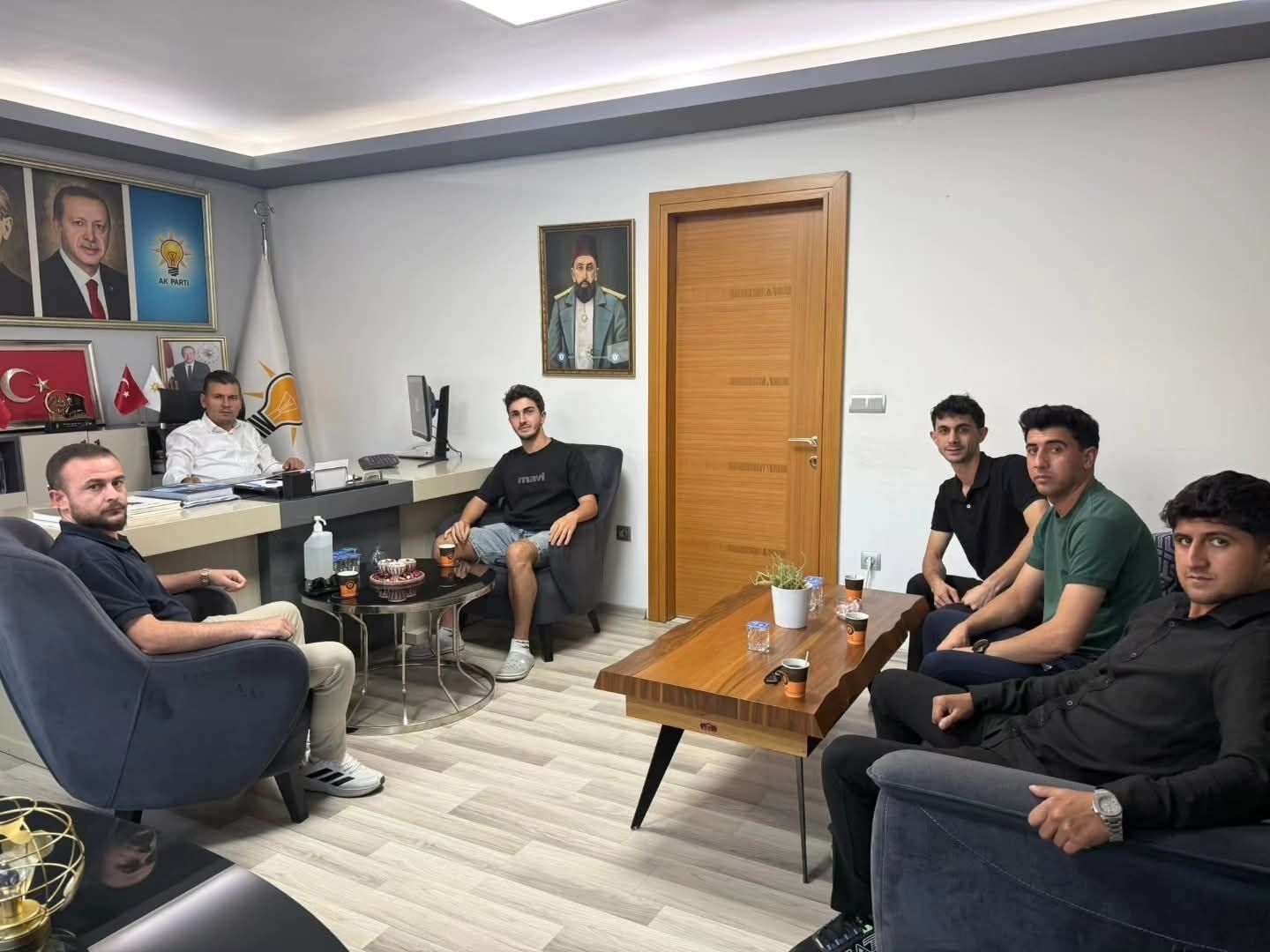 Ak Parti Kusadasinda Uye Katilimlari Hiz Kazandi 695699 274De5