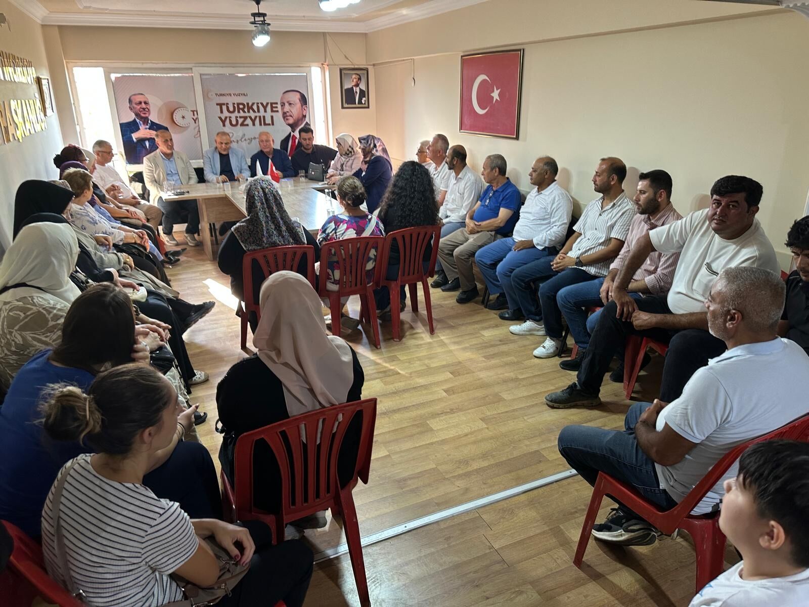 Ak Partinin Yeni Vekili Ilk Ziyareti Incirliovaya Yaptiayagi 689451 Cac7D8