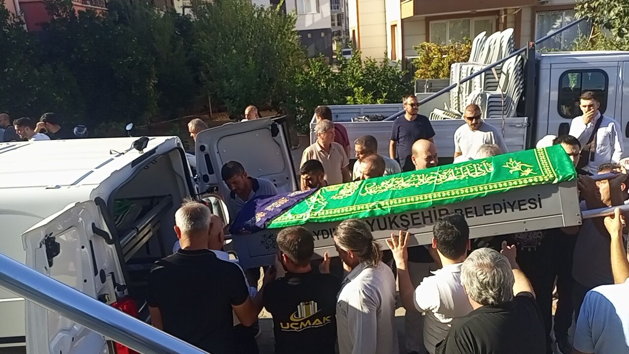 Akgul Ailesinin Aci Gunu Gozyasi Ve Dualarla Ugurlandi 691847 E9Ac8B