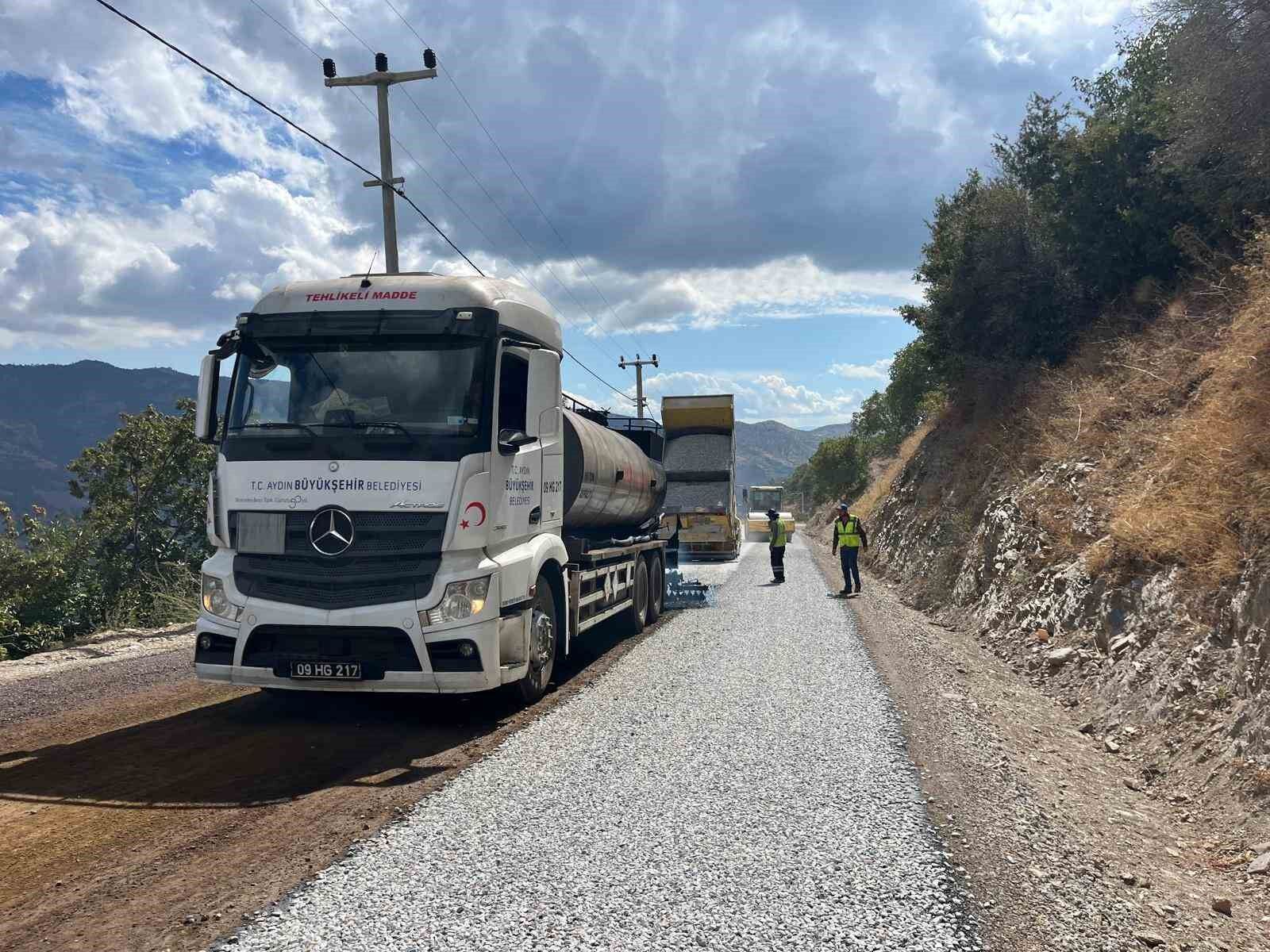 Aydin In Dort Bir Yaninda Yol Calismalari Suruyor 1790229603776 66667