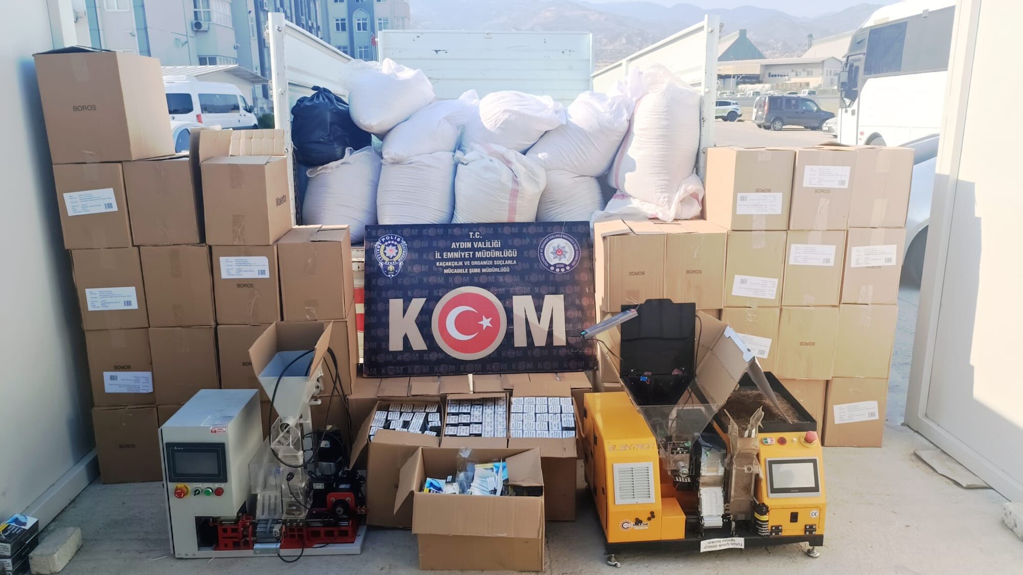 Aydinda Buyuk Operasyon 490 Litre Alkol Ve Yuzbinlerce Makar 694883 7Af144