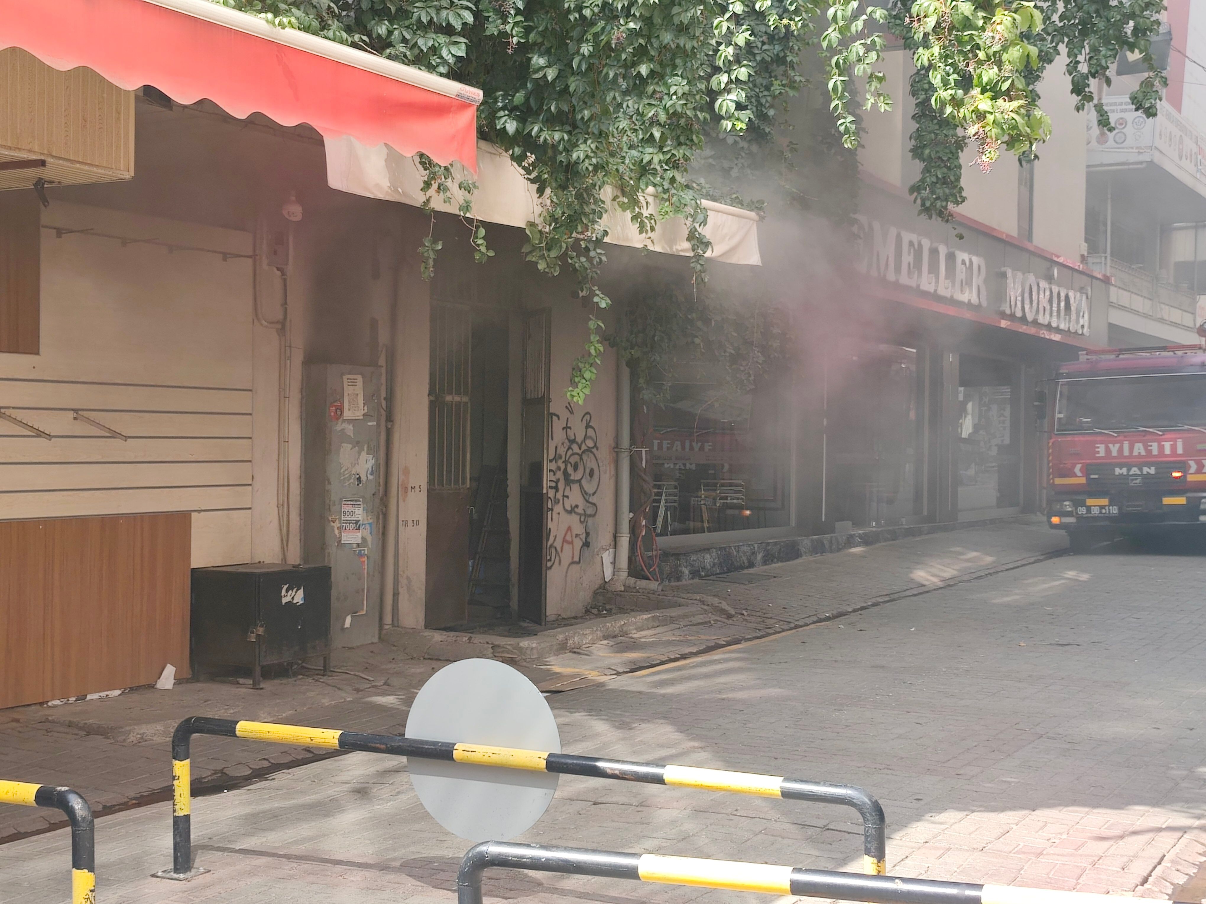 Aydinda Carsiyi Kara Duman Kapladi 695268 Ef5D42