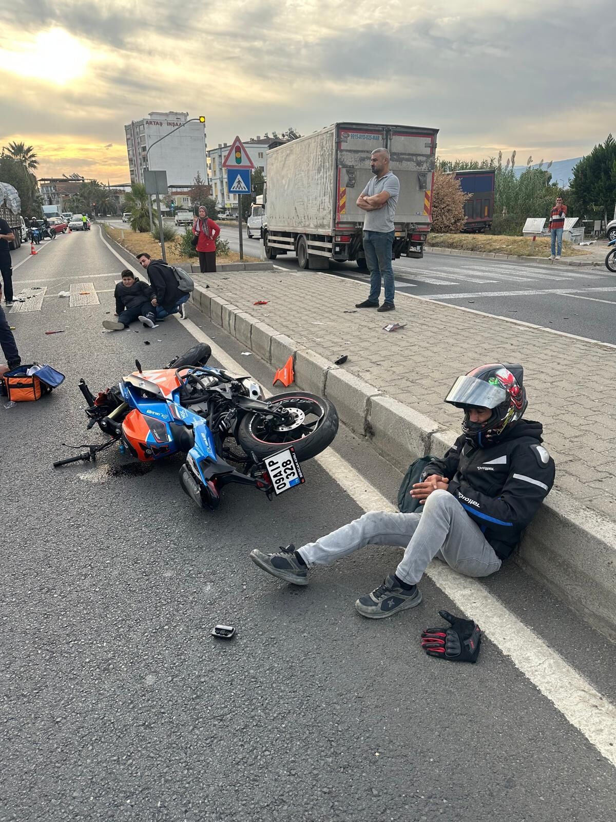 Aydinda Dehset Anlari Iki Motosiklet Kafa Kafaya Carpisti 3 695234 4C50Cf