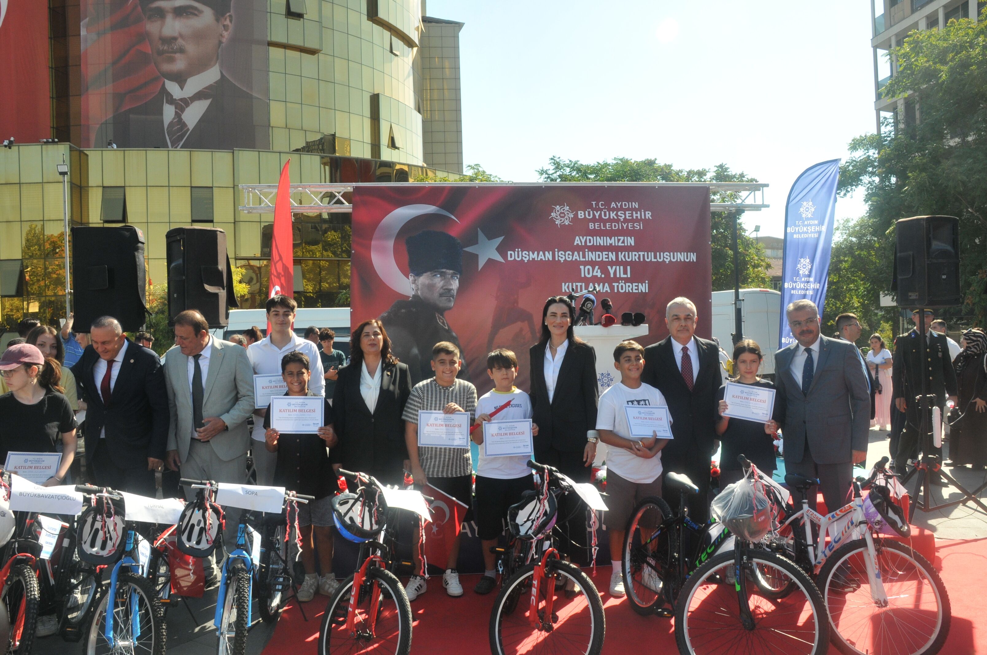 Aydinda Kurtulus Coskusu 690682 B9C0Ee