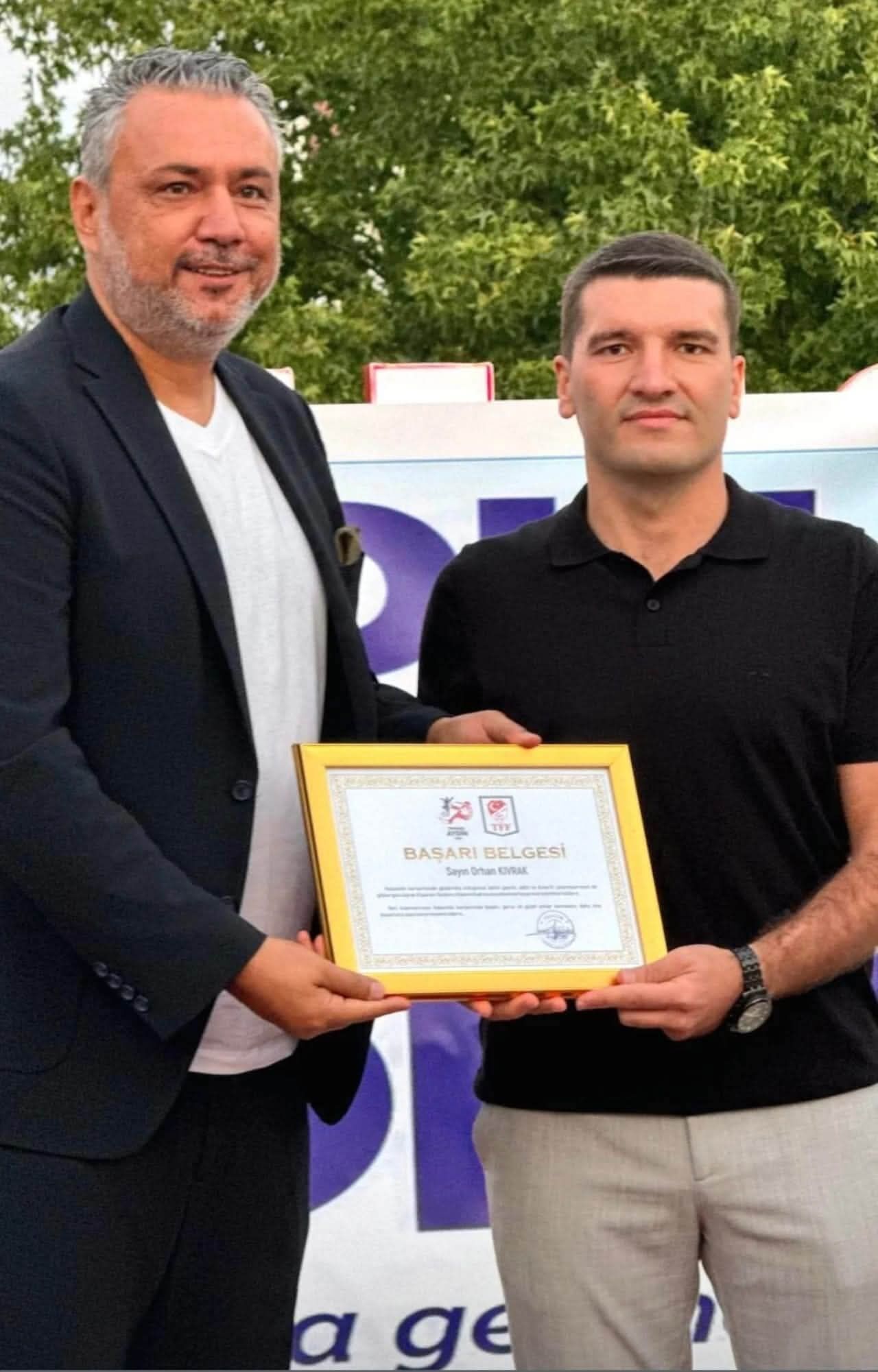 Baskan Altuntas Hakemleri Yalniz Birakmadi 693421 86Cb0F