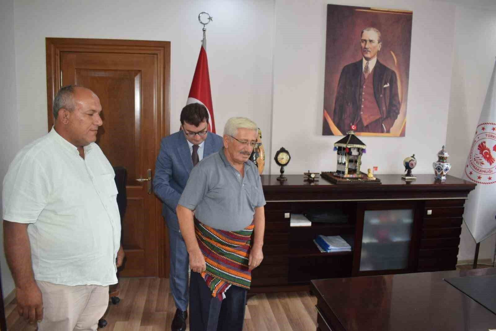 Bozdogan Kaymakami Sozen Yilin Ahilerini Kabul Etti 1789806002041 930430