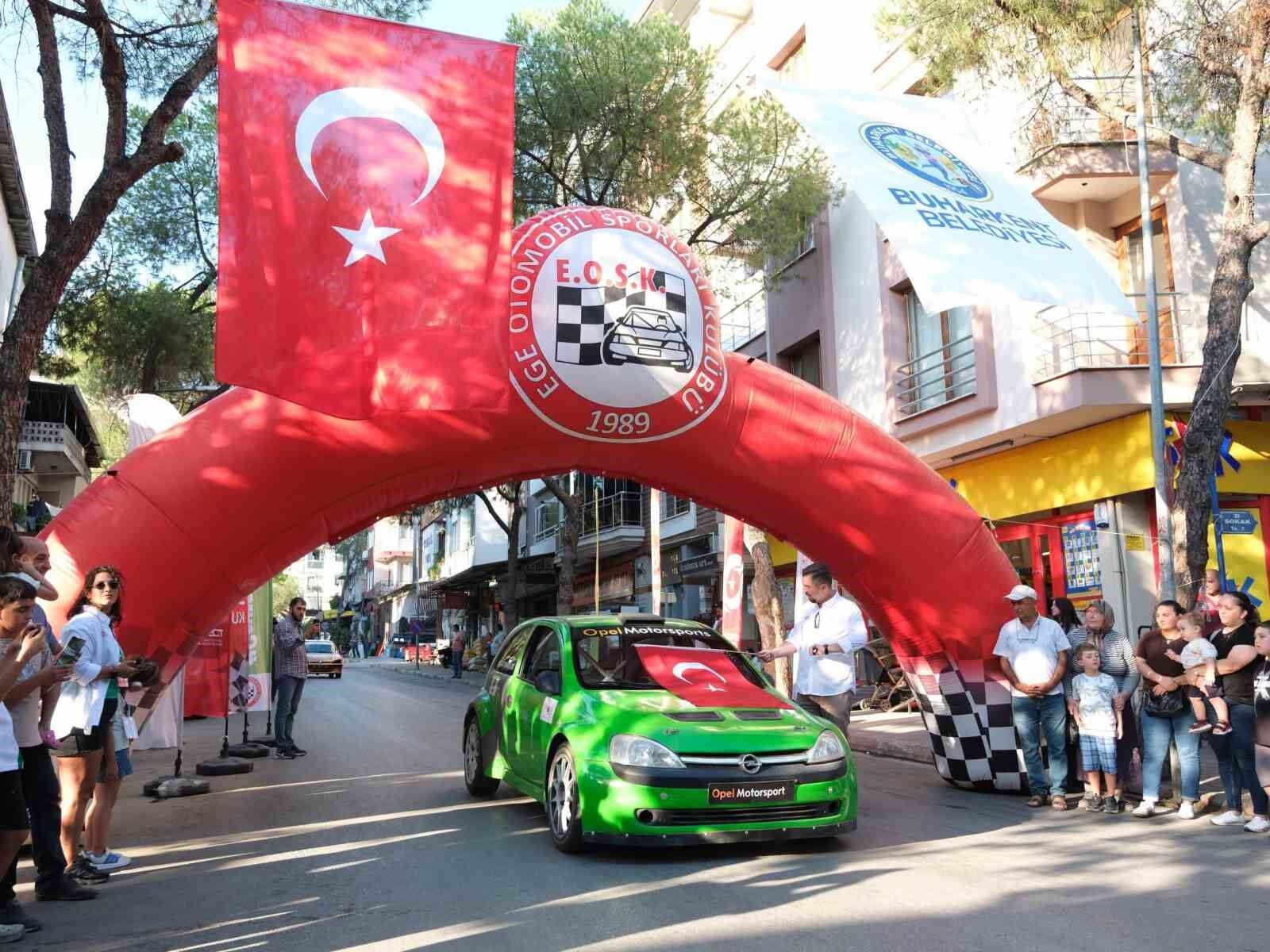 Buharkent Te Yaris Seremonik Start Ile Basladi 1788626104429 464597