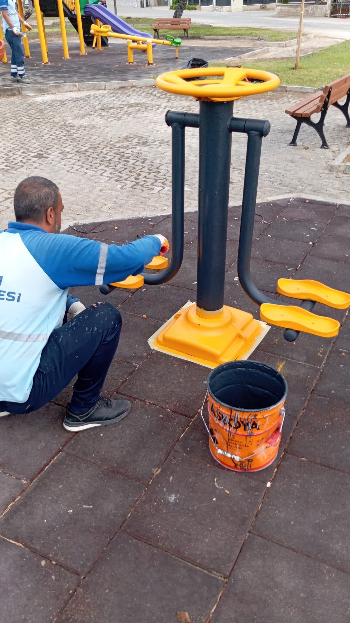 Didim Belediyesi Parklarda Bakim Calismasi 693945 C02A35