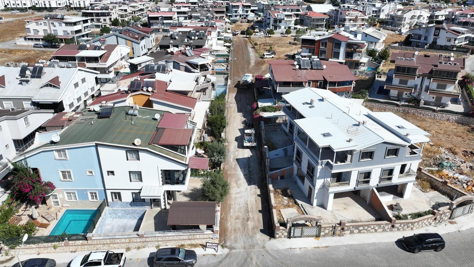 Didim Belediyesinden Efeler Mahallesinde Yol Calismasi 690254 2D85Ca