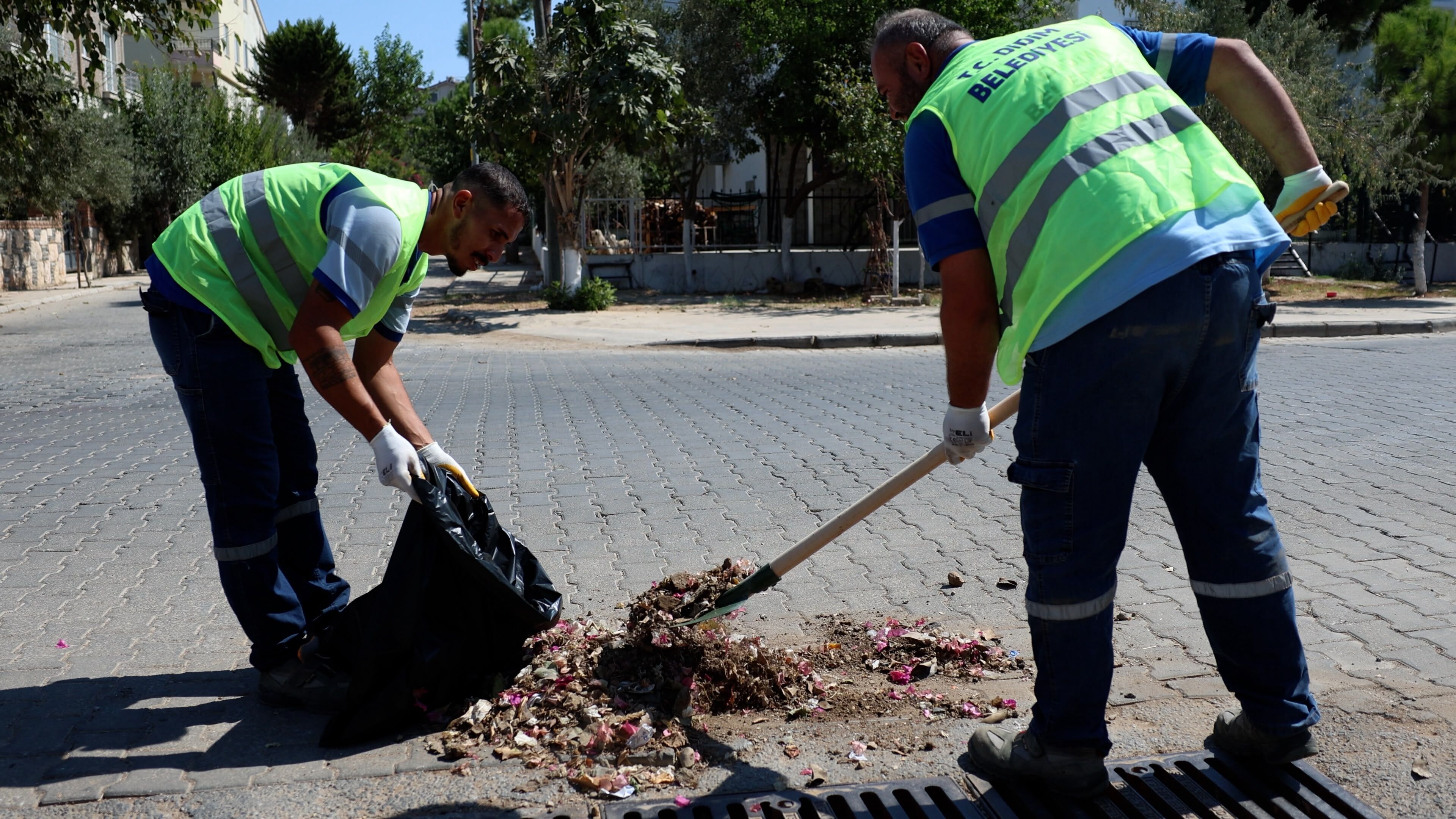 Didim Belediyesinden Mazgal Temizligi 694313 2Cc600