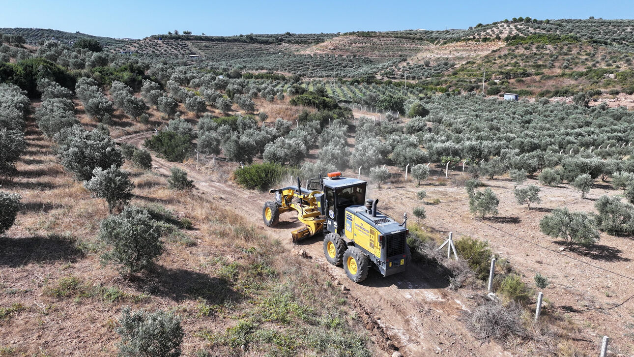 Didim Belediyesinden reform arazilerinde yol çalışması
