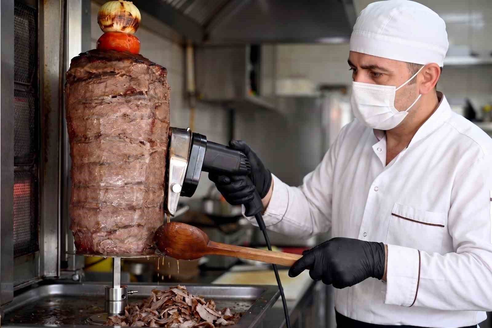 Efeler Belediyesi Menderes Park Ta Vatandaslari Kaliteli Yemeklerle Bulusturuyor 1789736701378 171421