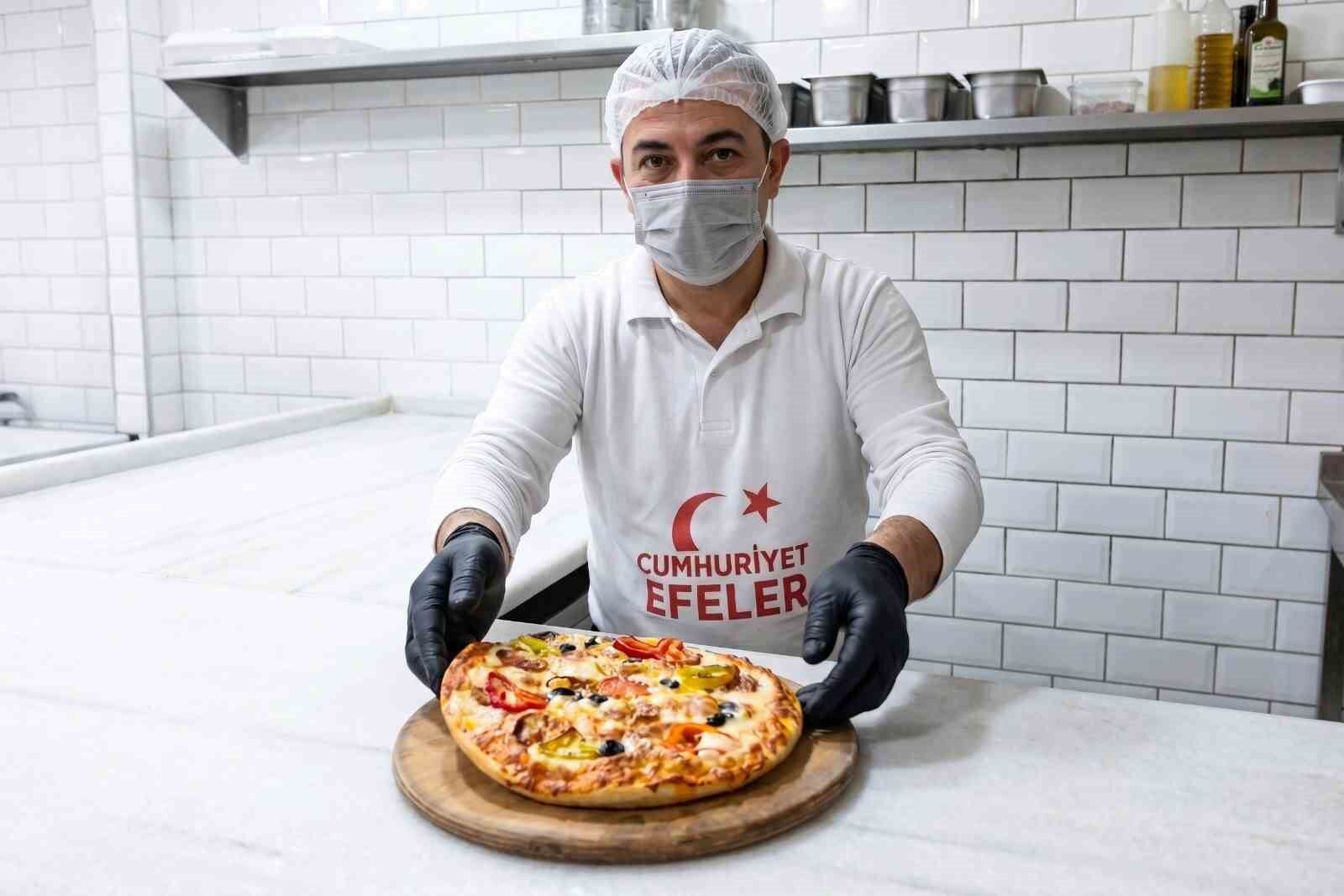 Efeler Belediyesi Menderes Park Ta Vatandaslari Kaliteli Yemeklerle Bulusturuyor 1789736703608 184068