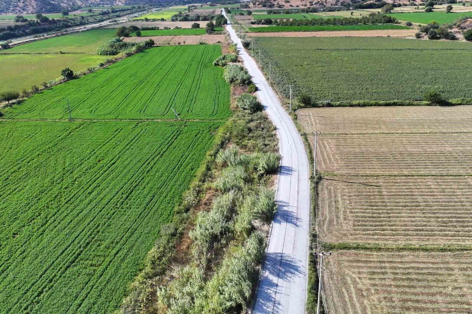 Efeler Belediyesi Yol Calismalarini Surduruyor 1790234106125 282223