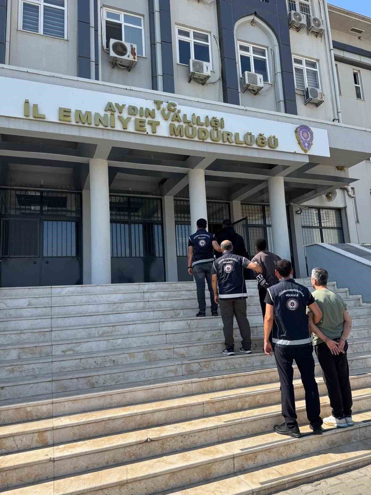 Efeler De 31 Duzensiz Gocmen Yakalandi 2 Tutuklama 1790180402967 500680