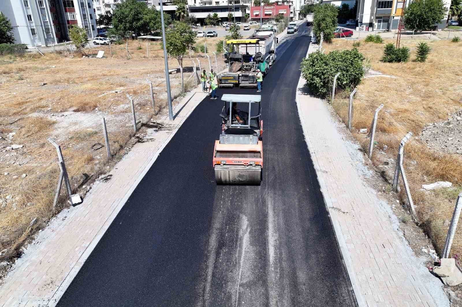 Efeler De Sicak Asfalt Calismalari Suruyor 1789476001171 321791