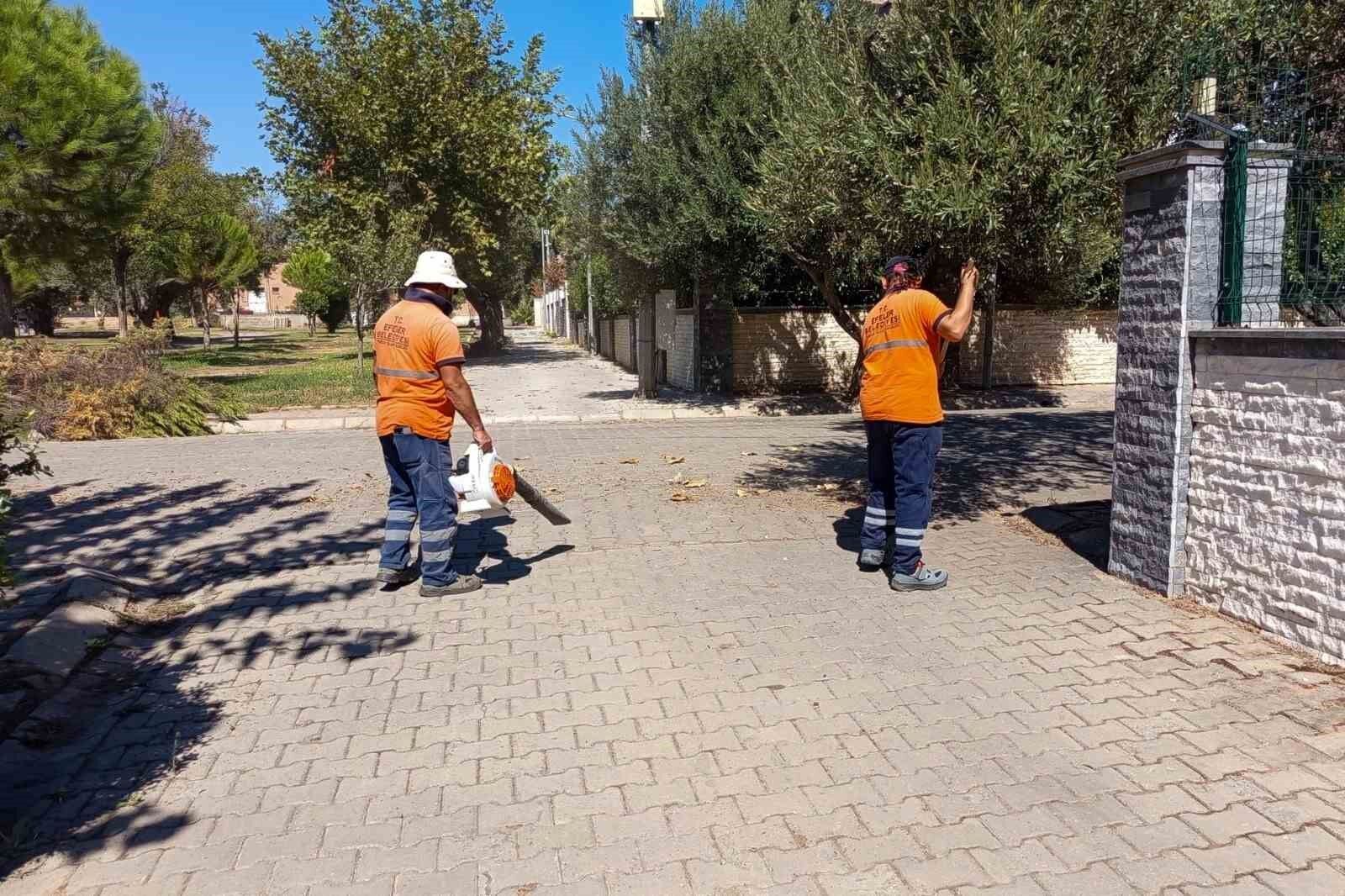 Efeler De Temizlik Mesaisi Suruyor 1790581803583 520241