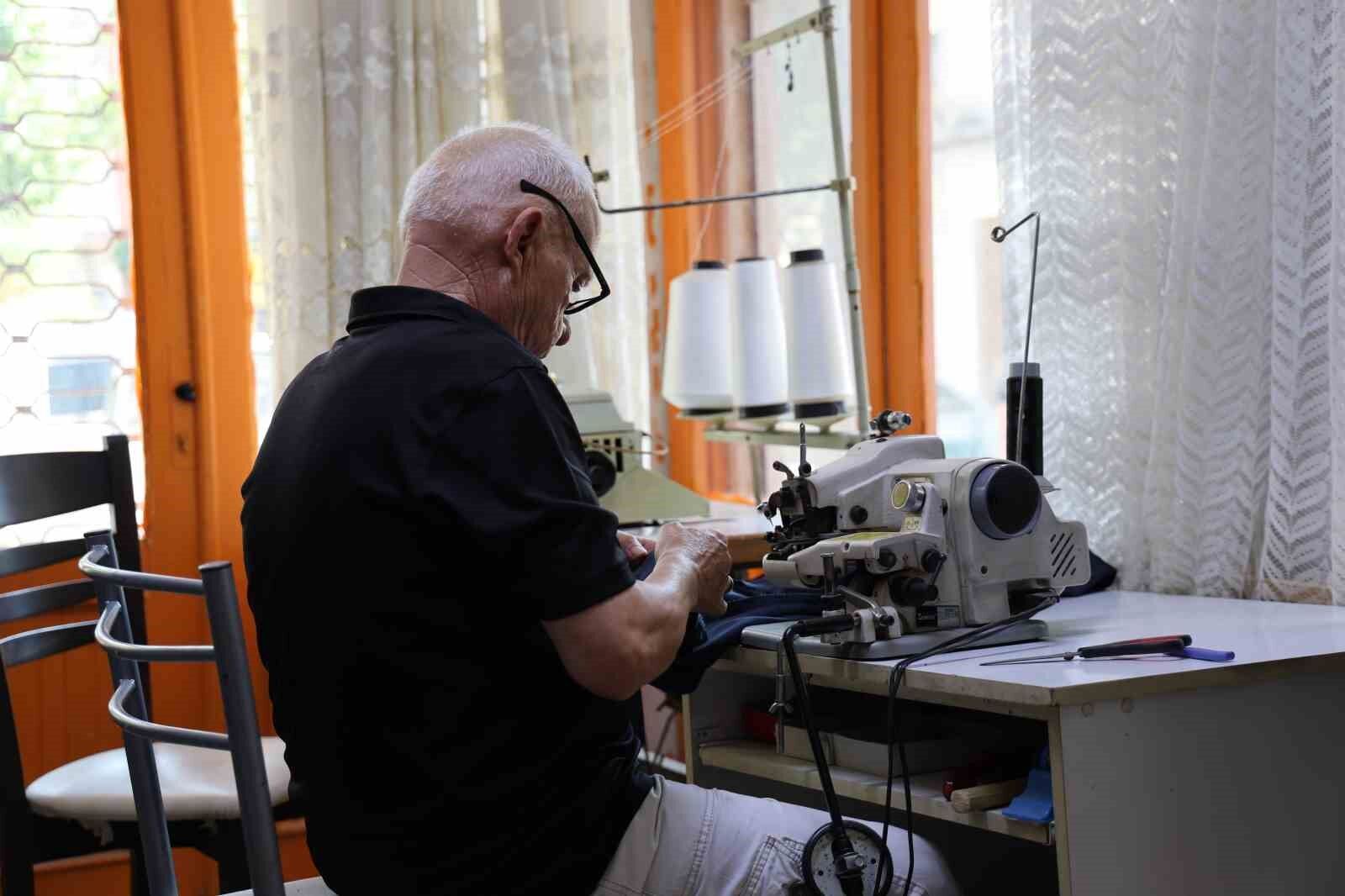 Emeklilige Alismayinca 70 Yasindan Sonra Dukkan Acip Eski Meslegine Geri Dondu 1788768304484 716862