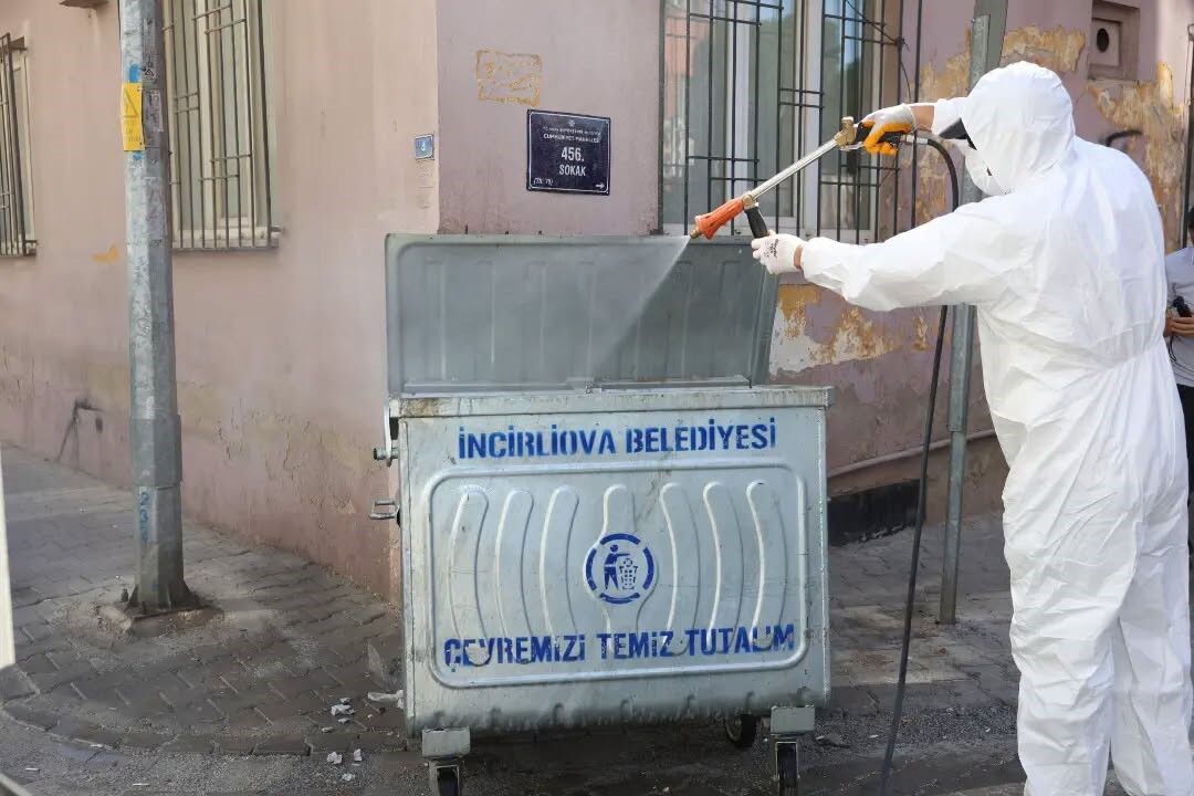 I Ncirliova Da Karasinekle Mucadele Icin Cop Konteynerleri Ilaclandi 1788414604787 469551