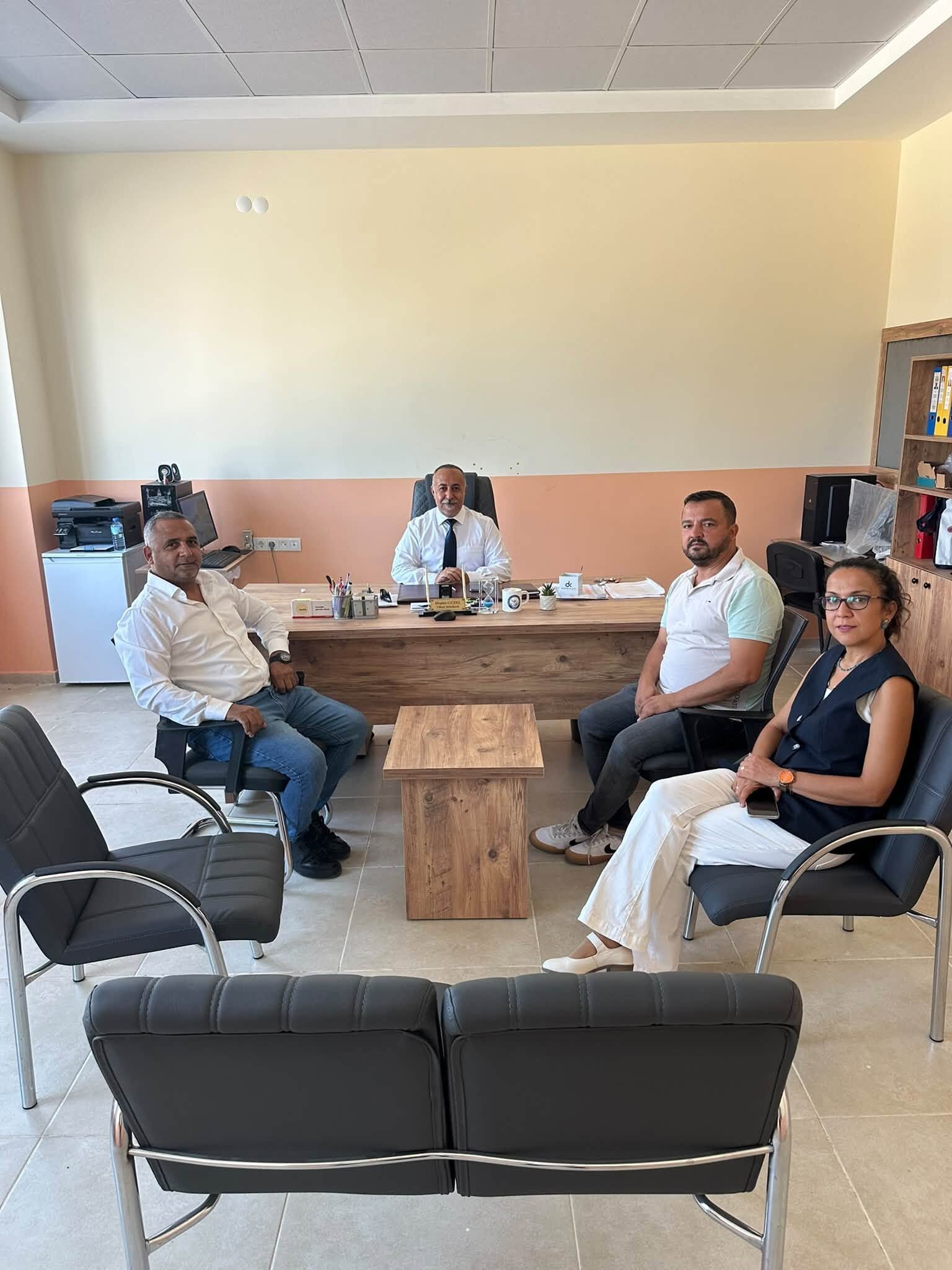 Incirliova Esnaf Odasindan Ogrencilere Kirtasiye Destegi 692665 78562F